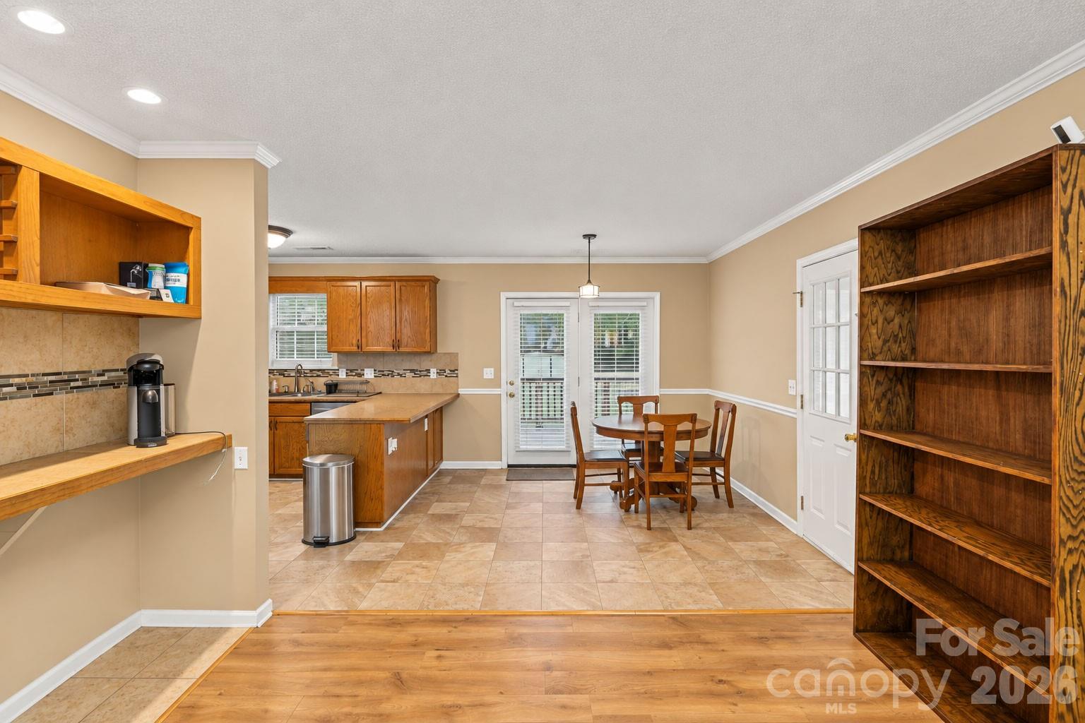 2204 Wheaton Way Property Photo 4