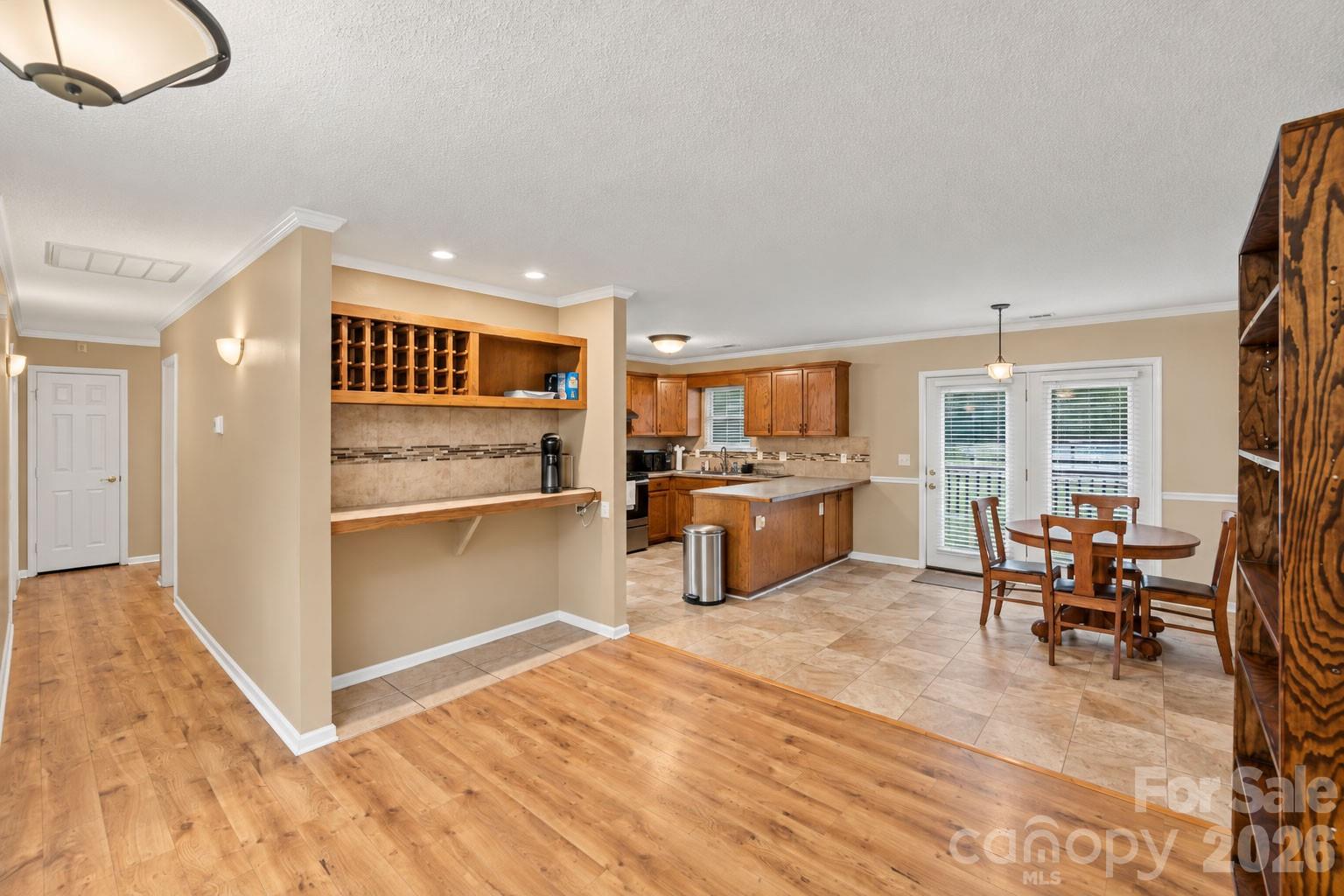 2204 Wheaton Way Property Photo 10