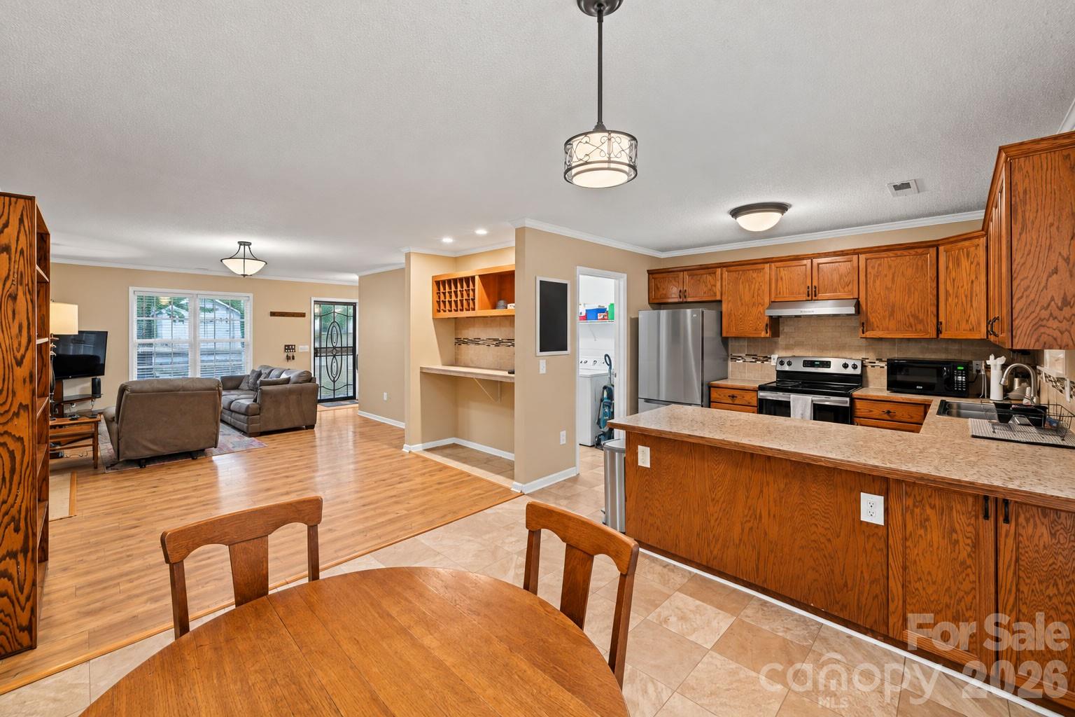 2204 Wheaton Way Property Photo 12