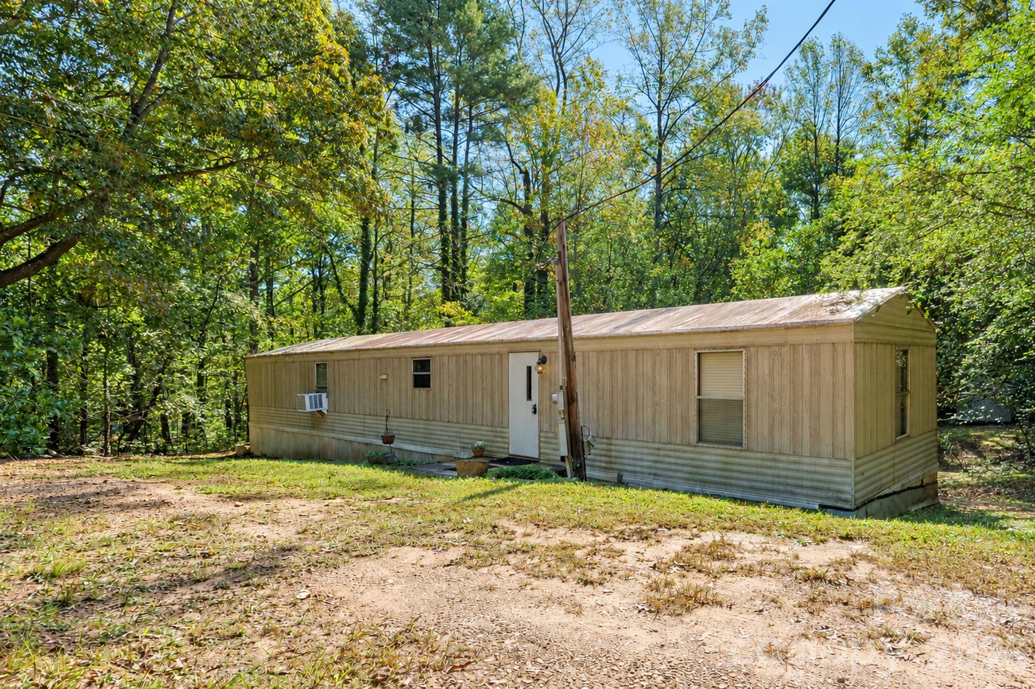 2495 Harding Road Property Photo 1