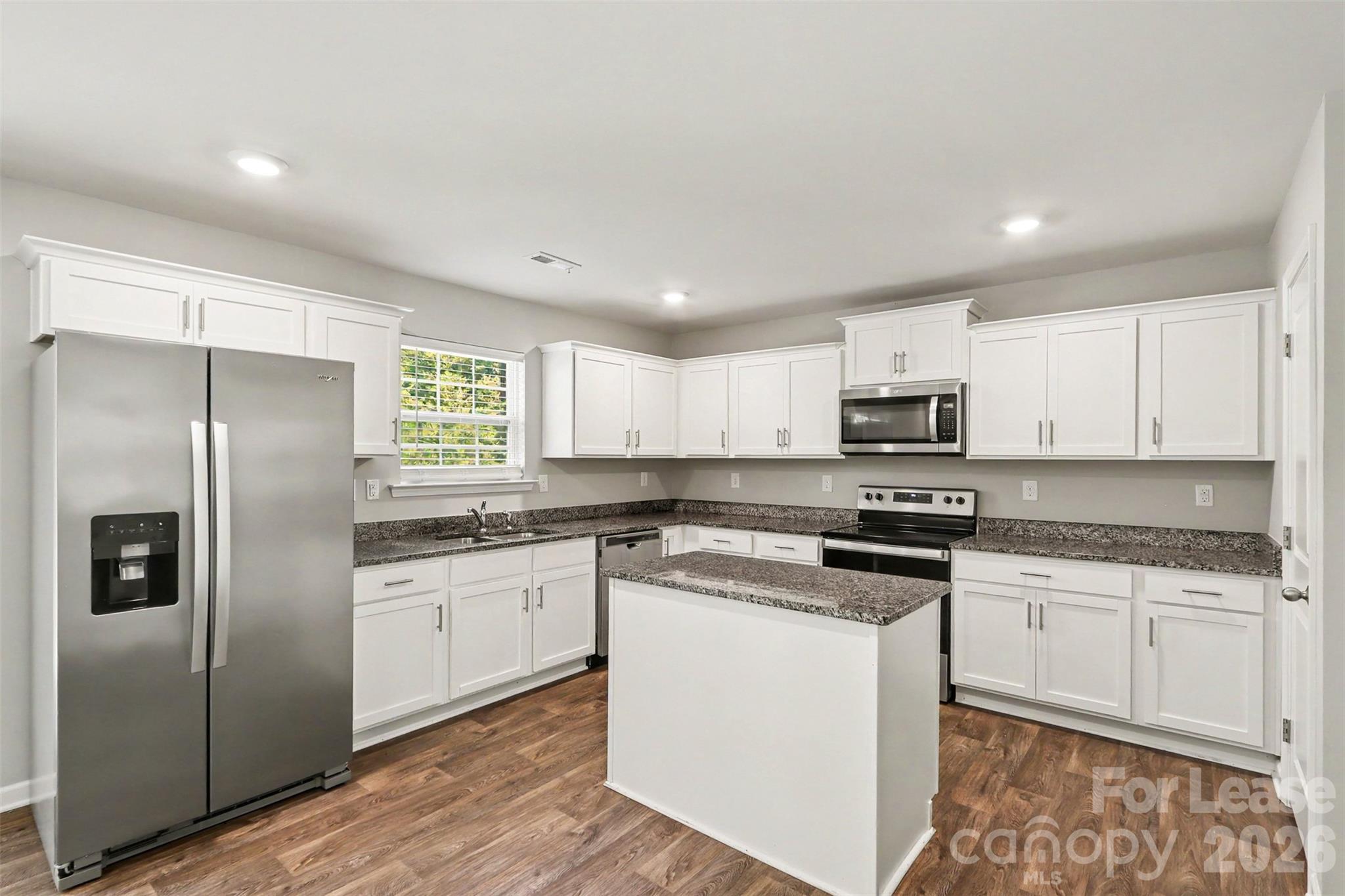 310 Kingsford Drive Property Photo 2
