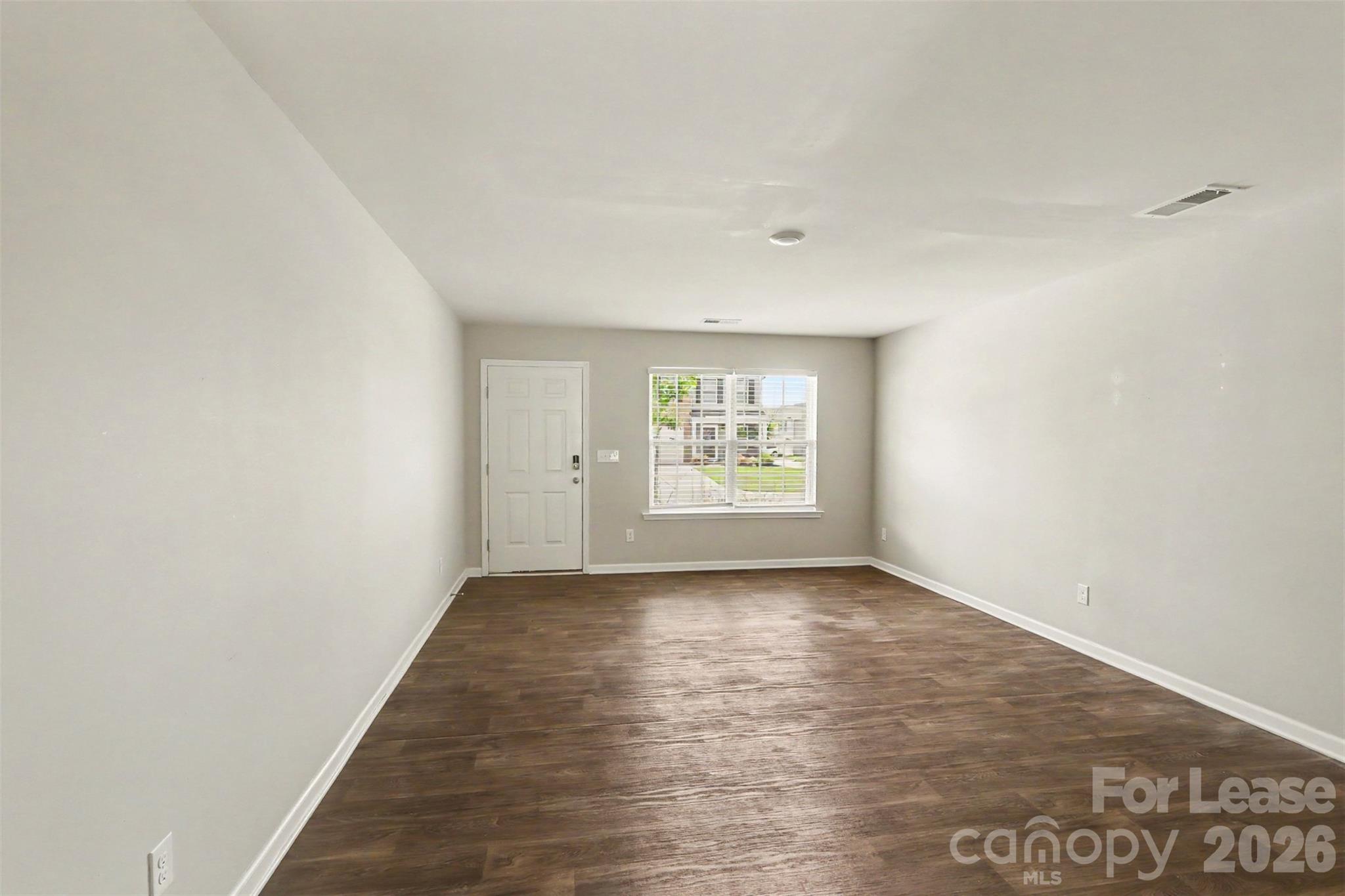 310 Kingsford Drive Property Photo 3