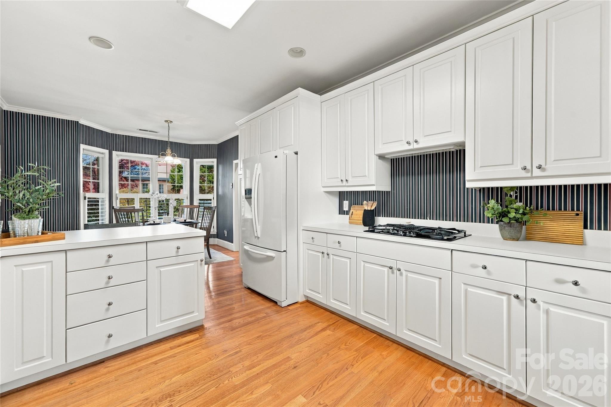 155 Lake Point Drive Property Photo 6