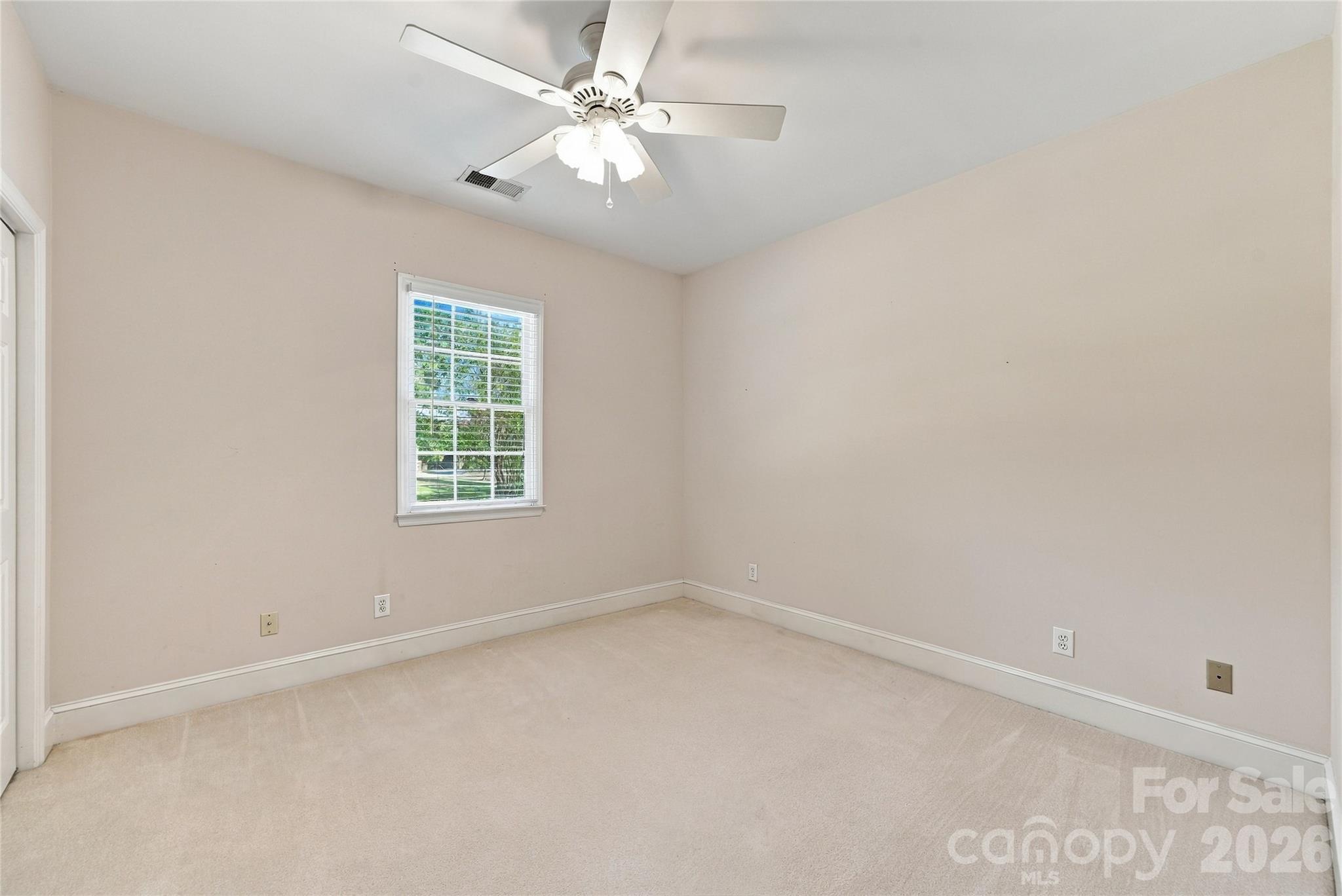 155 Lake Point Drive Property Photo 28
