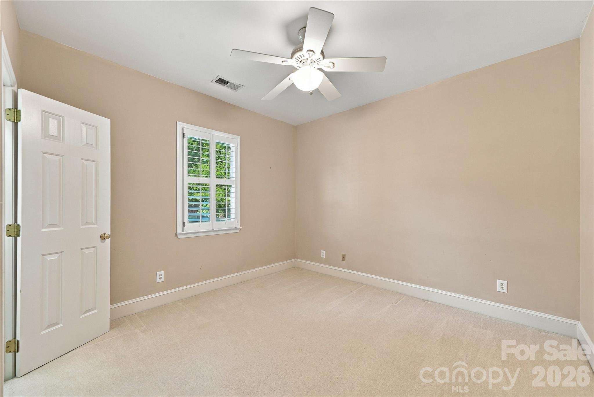 155 Lake Point Drive Property Photo 30