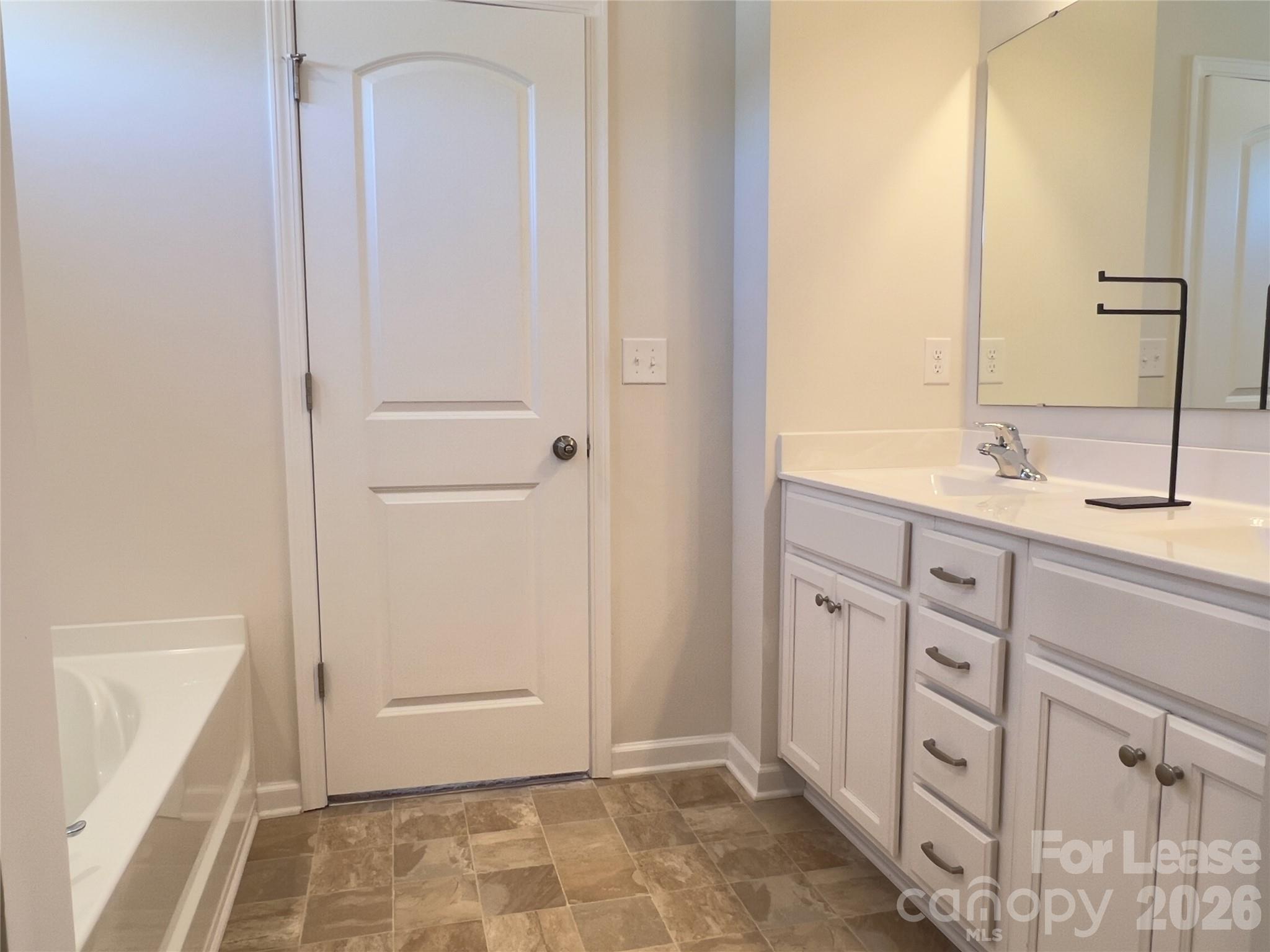 3018 Eastcott Avenue Property Photo 7