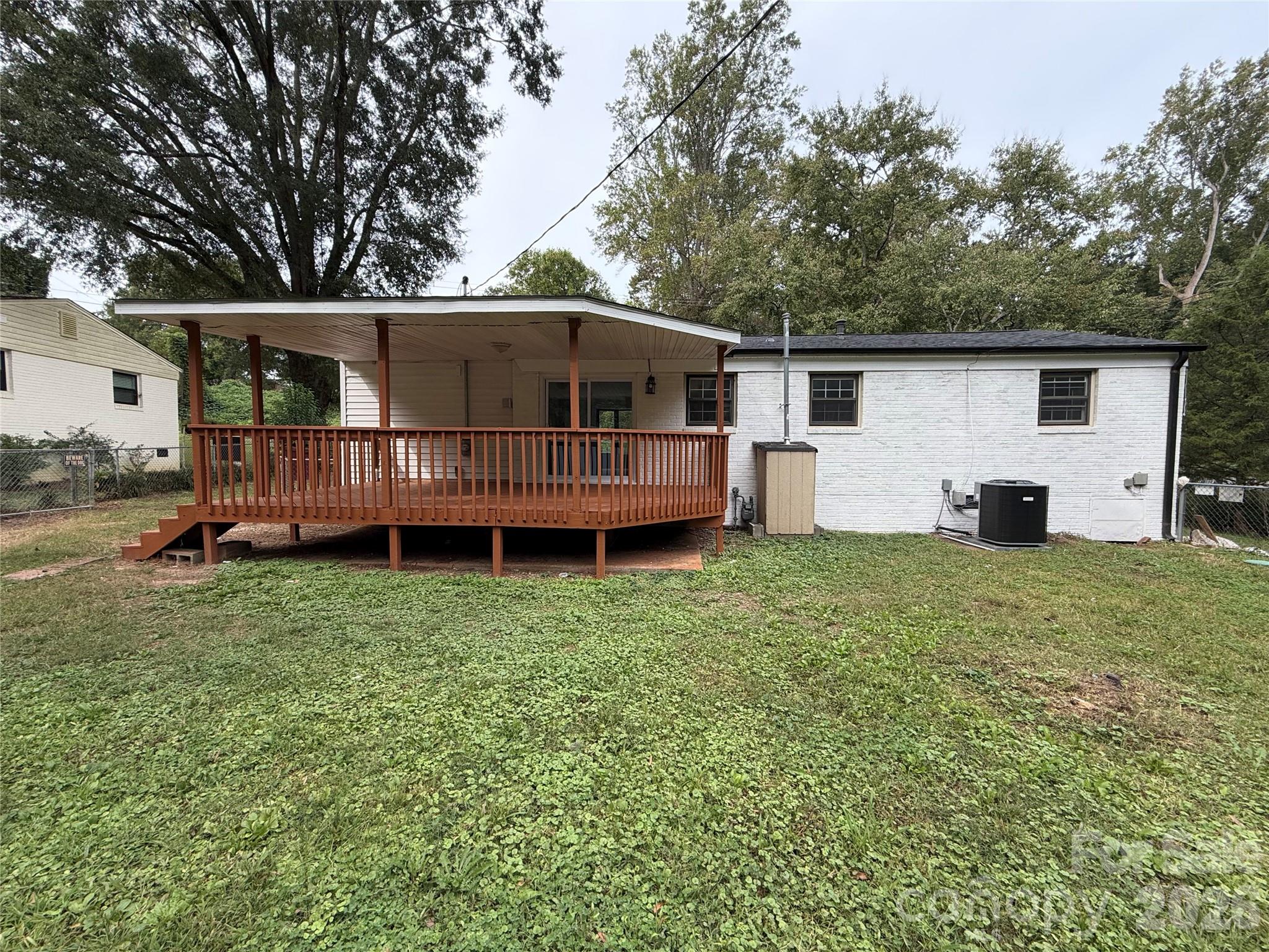 3002 Fallswood Drive Property Photo 2