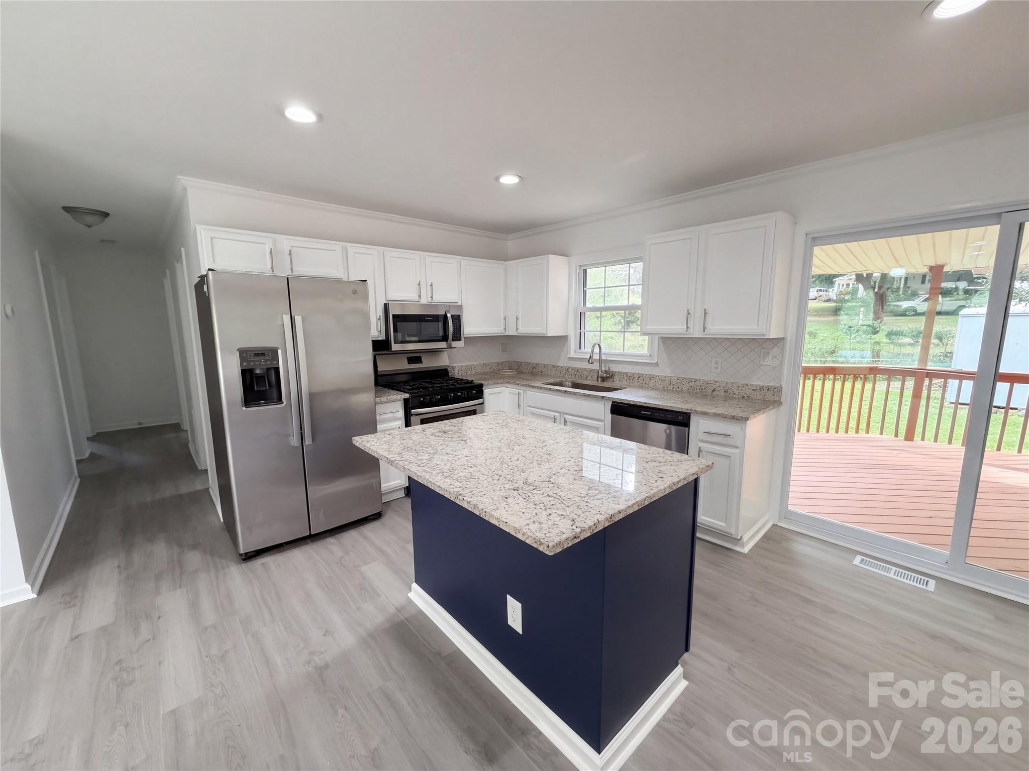3002 Fallswood Drive Property Photo 3