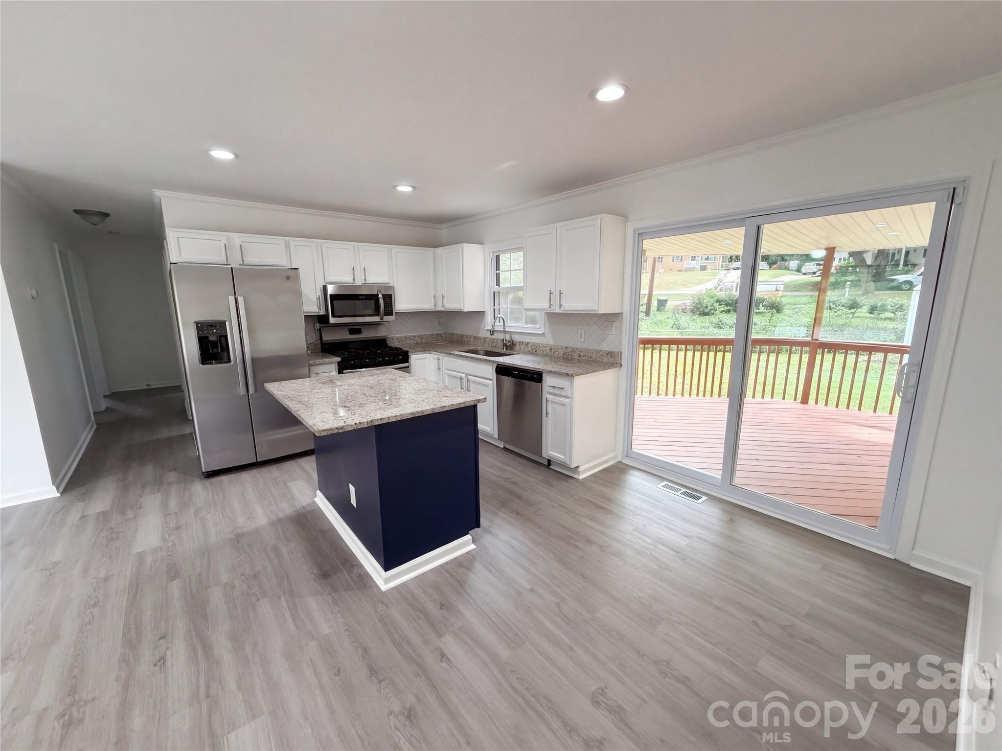 3002 Fallswood Drive Property Photo 5