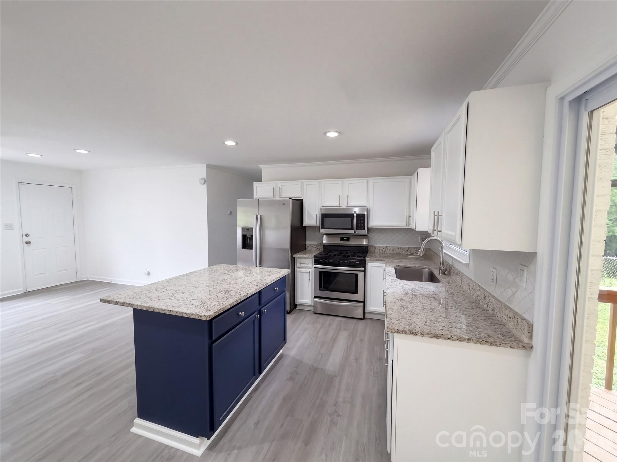 3002 Fallswood Drive Property Photo 6