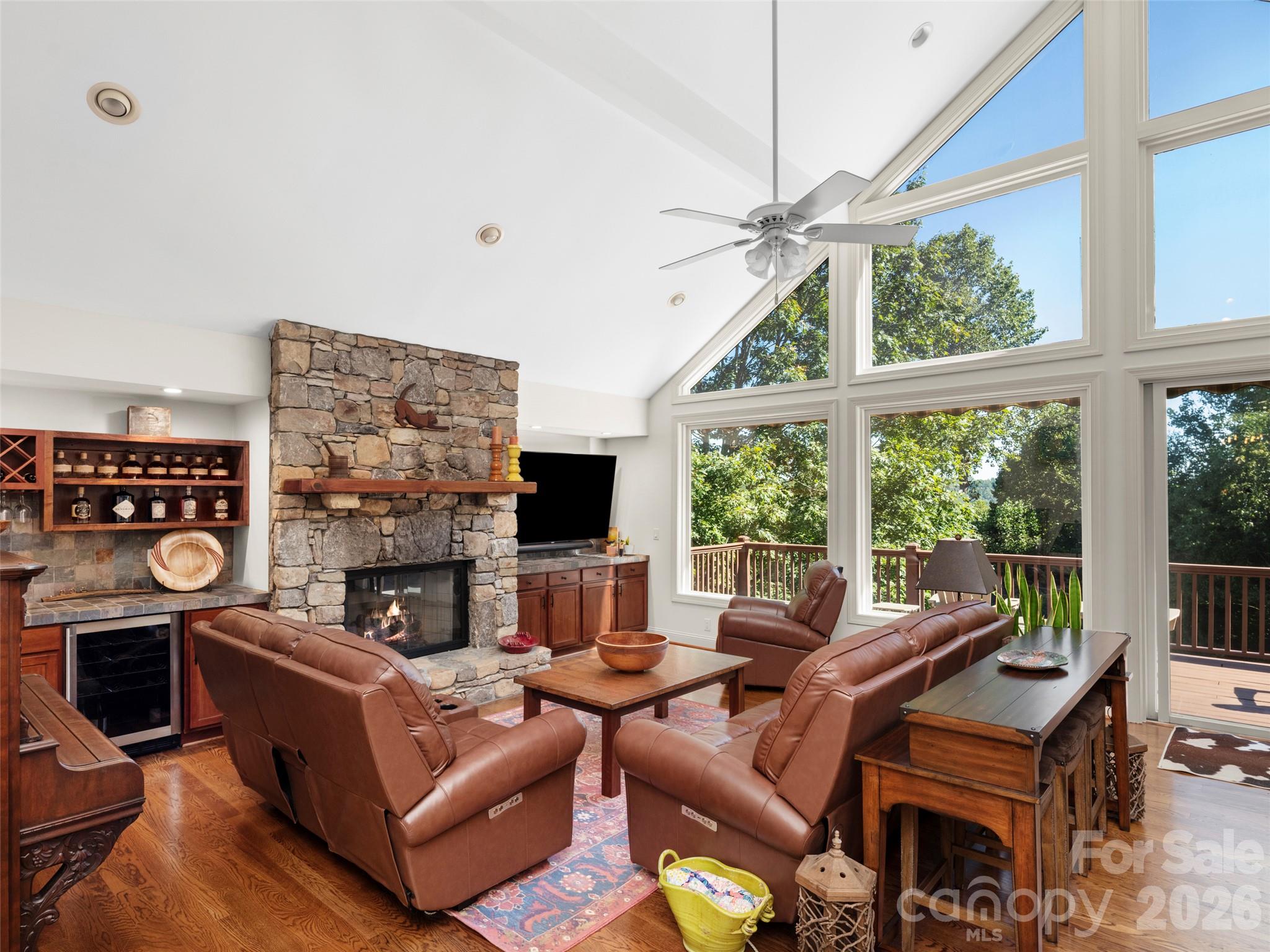 1 Meadow Ridge Lane Property Photo 3