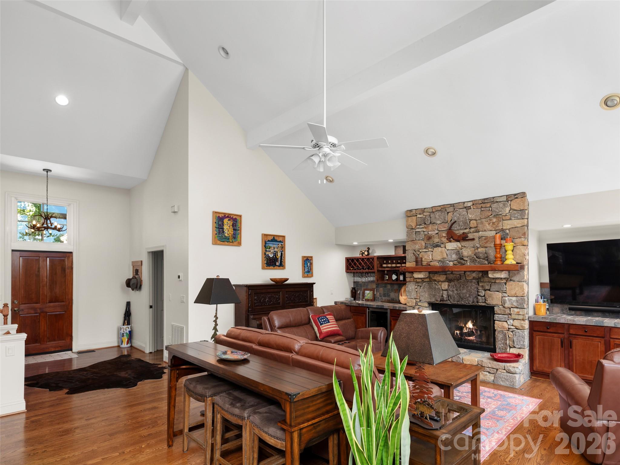 1 Meadow Ridge Lane Property Photo 4