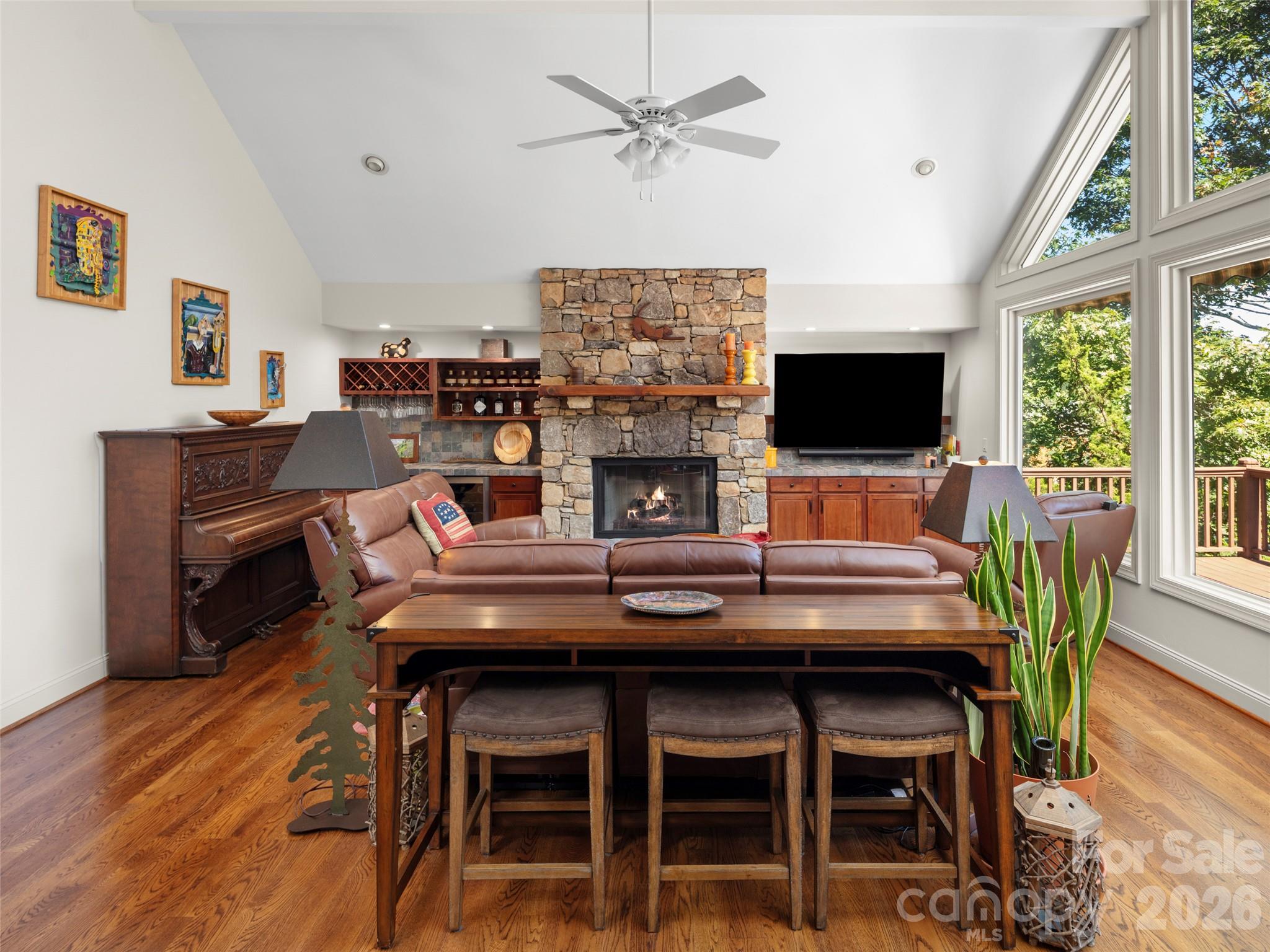 1 Meadow Ridge Lane Property Photo 8