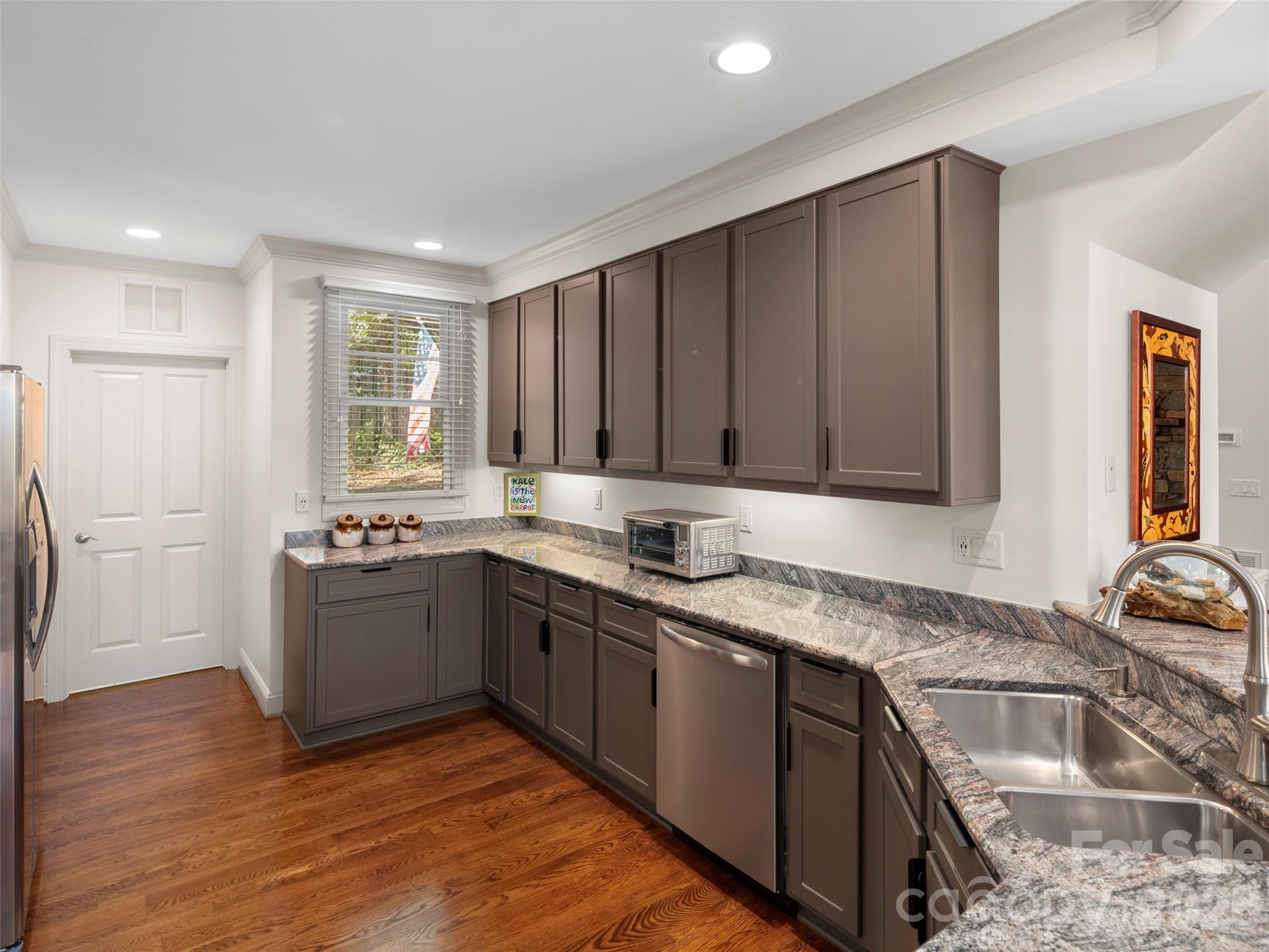 1 Meadow Ridge Lane Property Photo 14