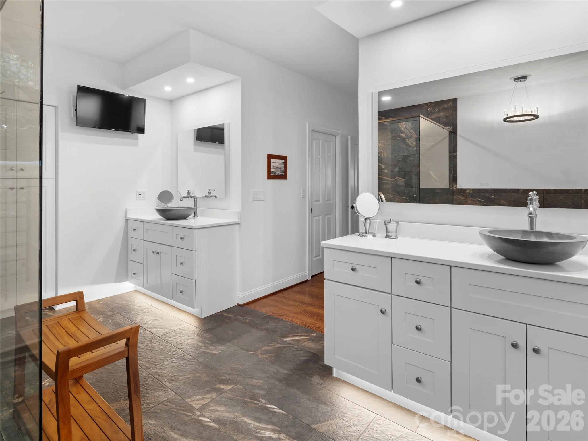 1 Meadow Ridge Lane Property Photo 23
