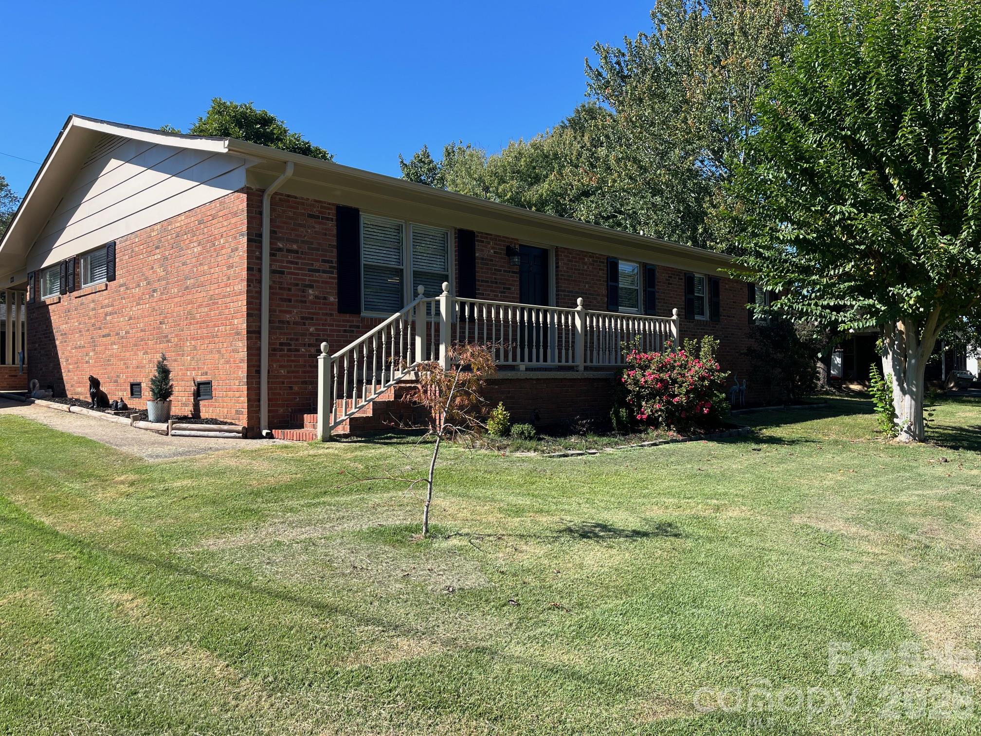 133 Kings Drive Property Photo 1