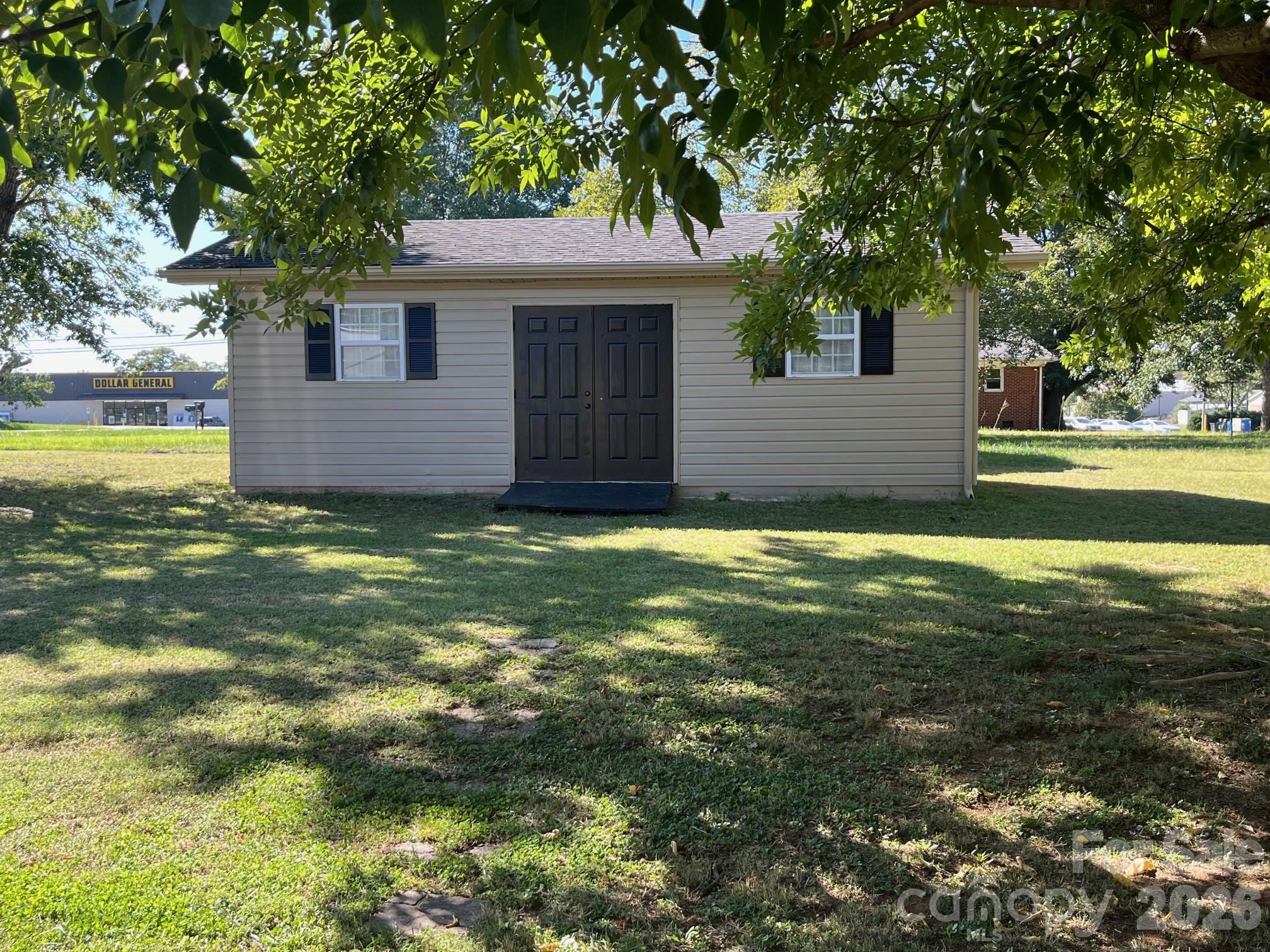 133 Kings Drive Property Photo 3