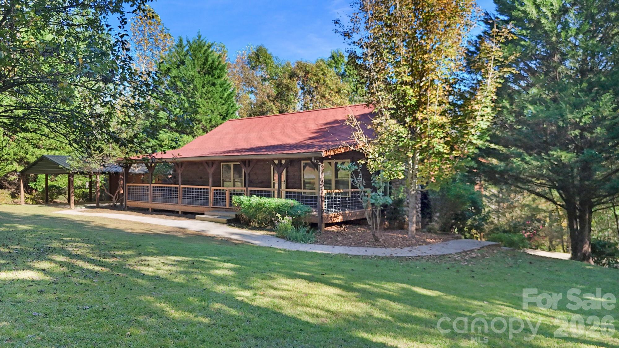 926 Cross Creek Drive Property Photo 2