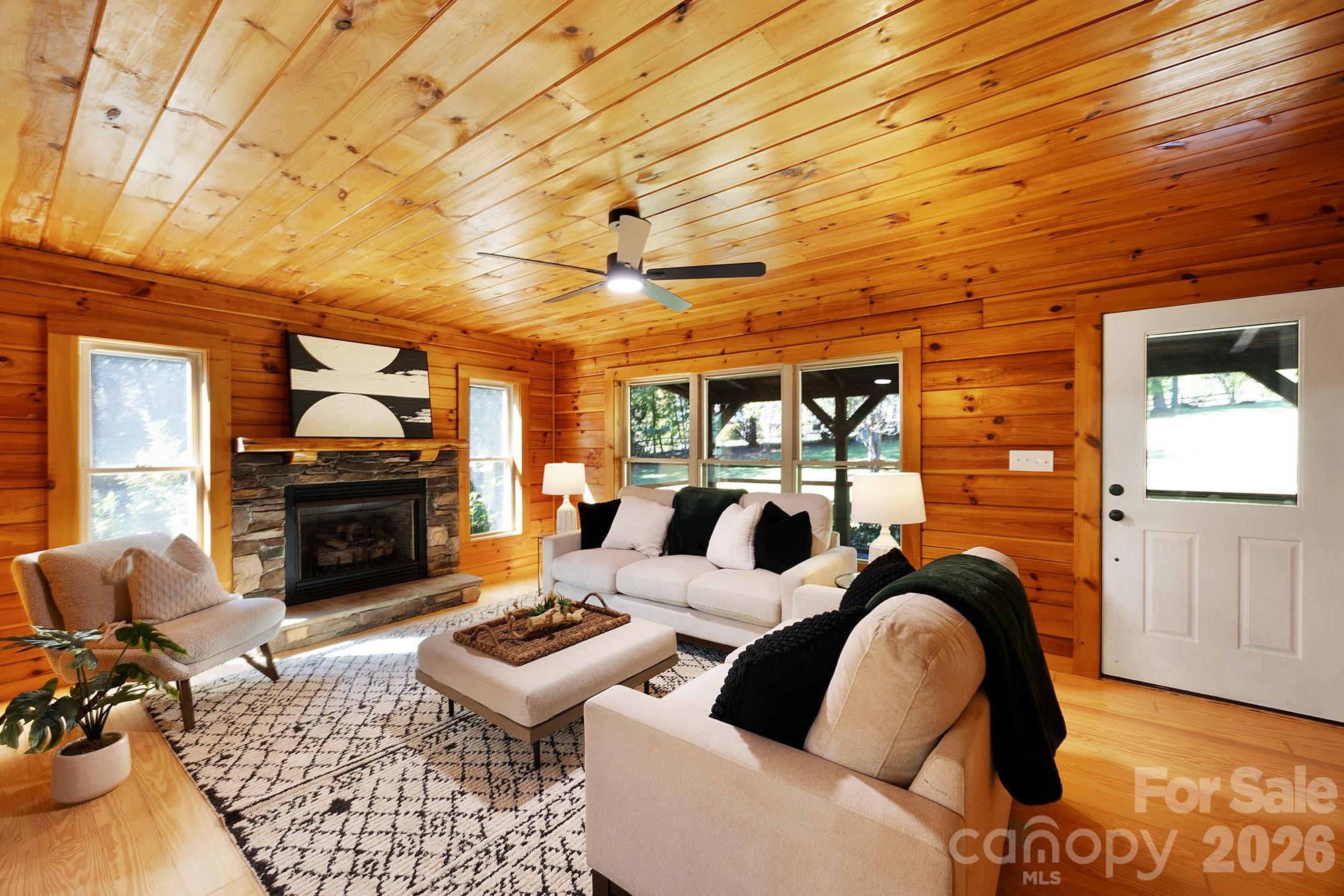 926 Cross Creek Drive Property Photo 6