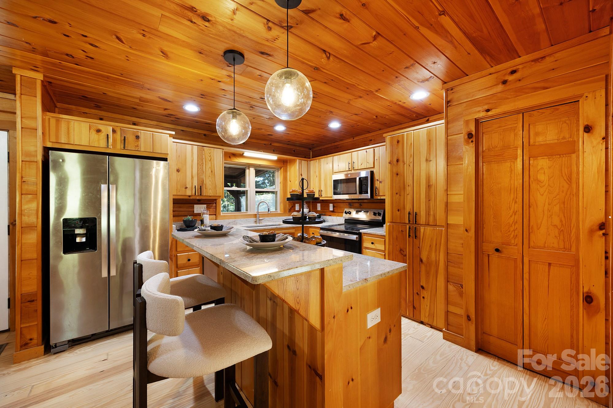 926 Cross Creek Drive Property Photo 7