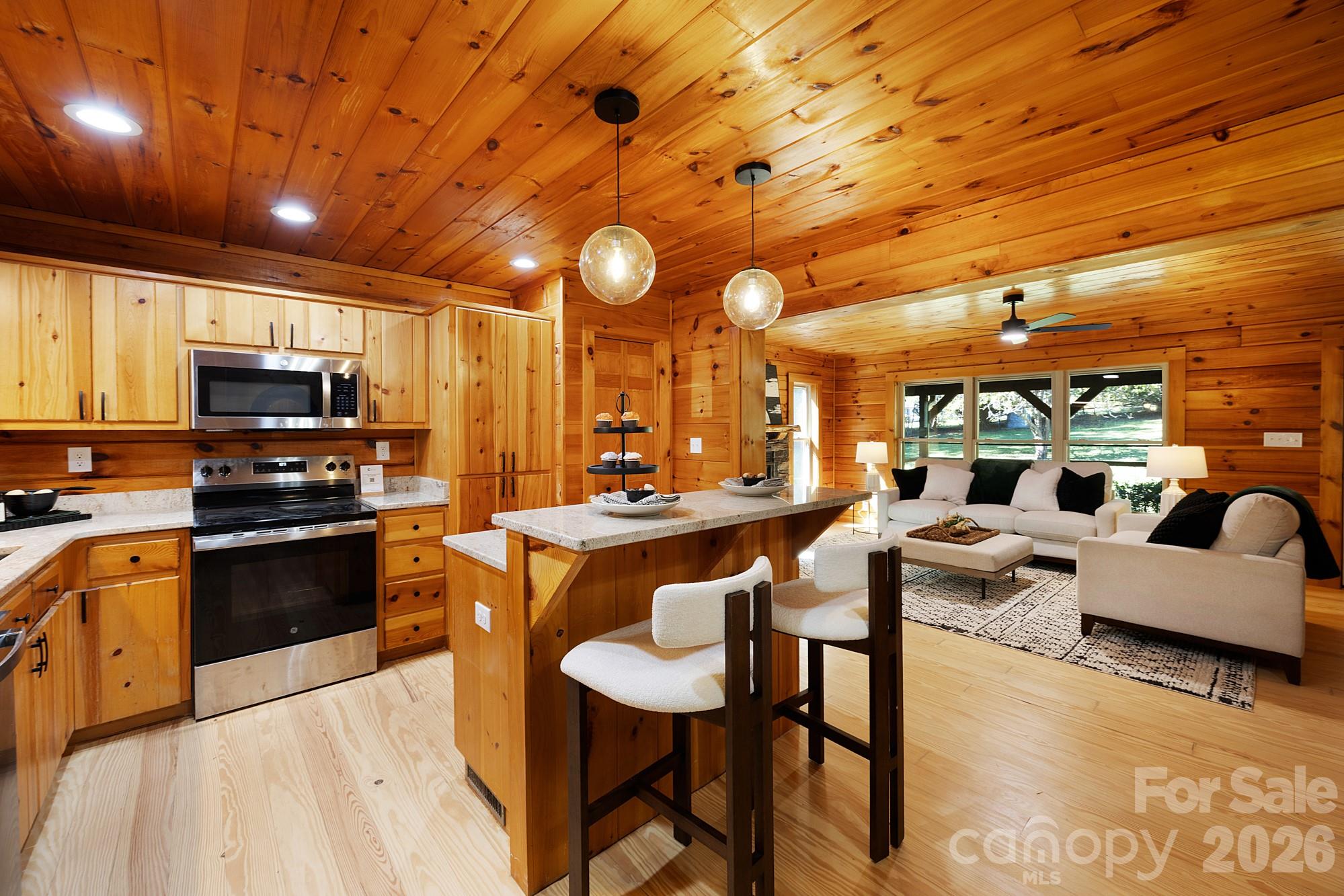 926 Cross Creek Drive Property Photo 8