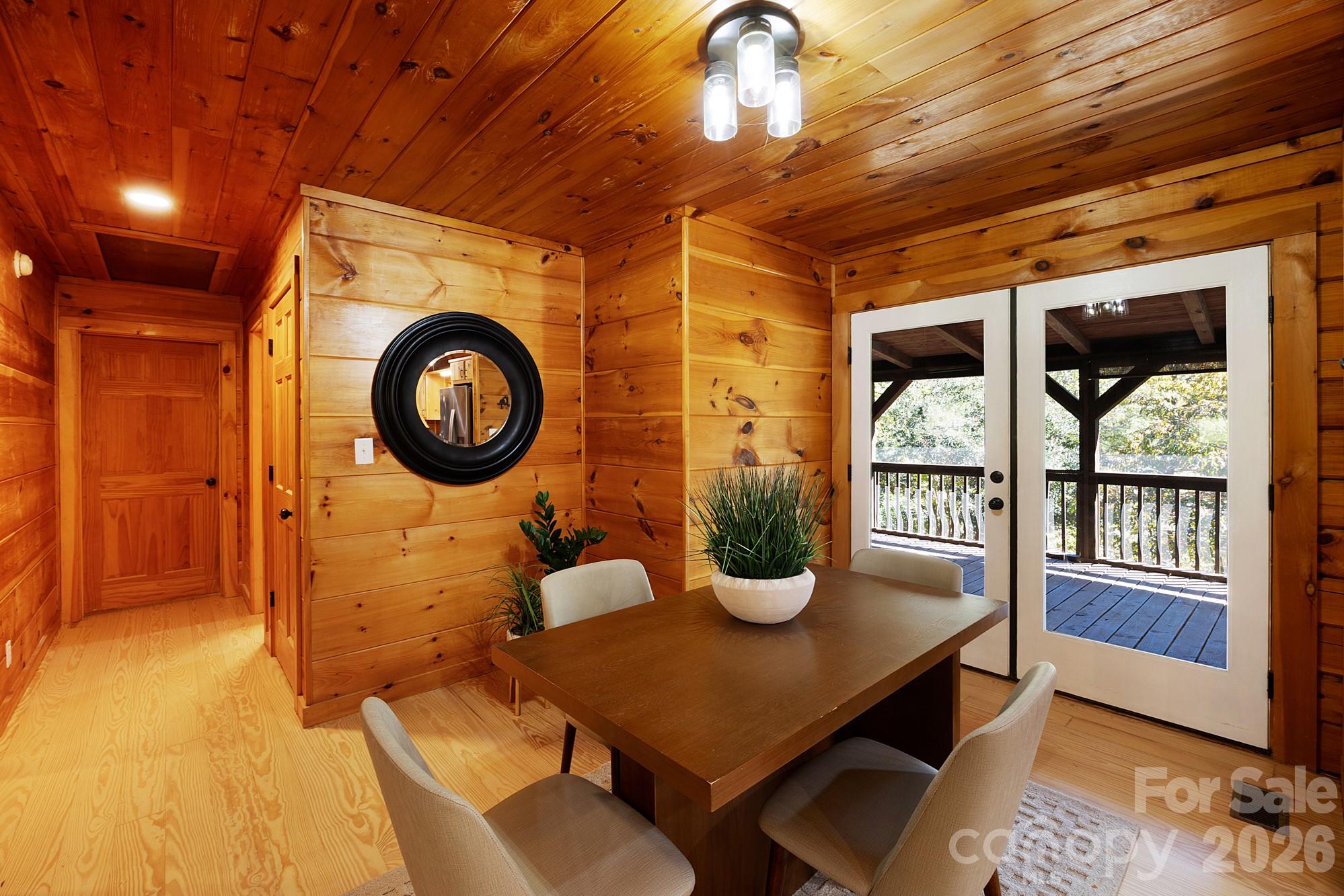 926 Cross Creek Drive Property Photo 17
