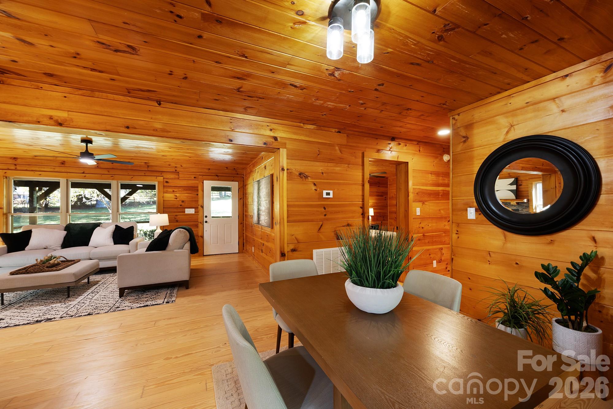 926 Cross Creek Drive Property Photo 18
