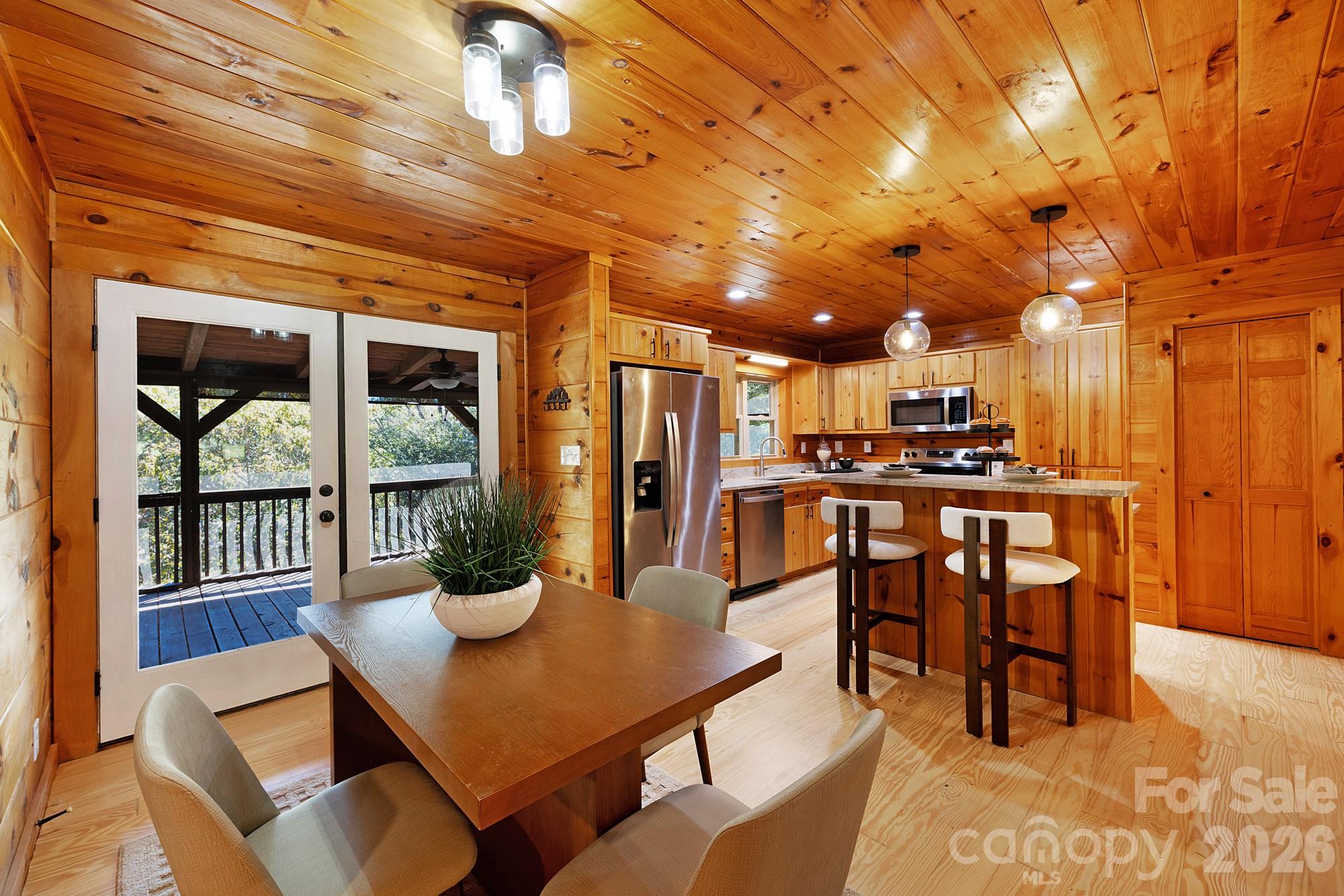 926 Cross Creek Drive Property Photo 19