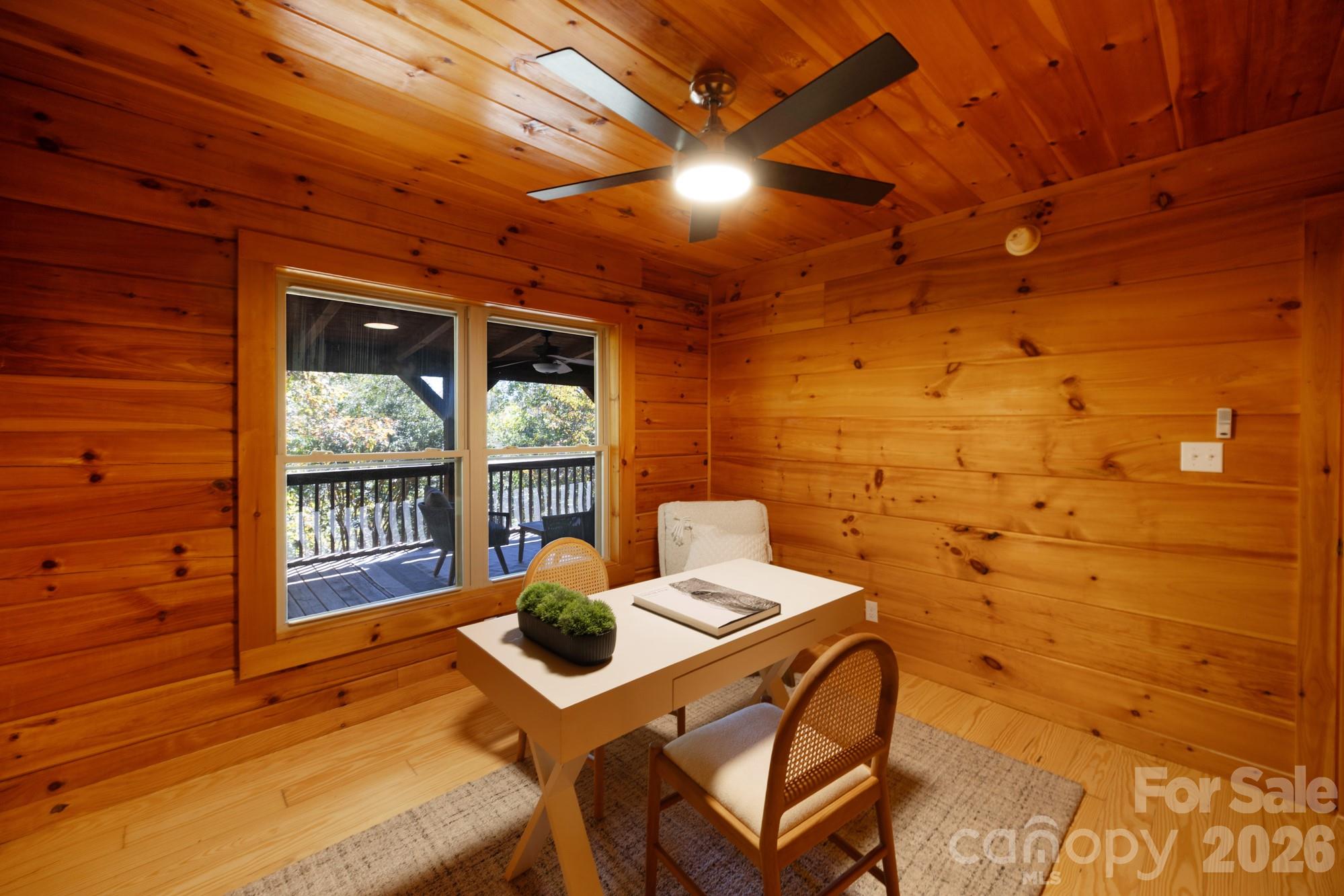 926 Cross Creek Drive Property Photo 20