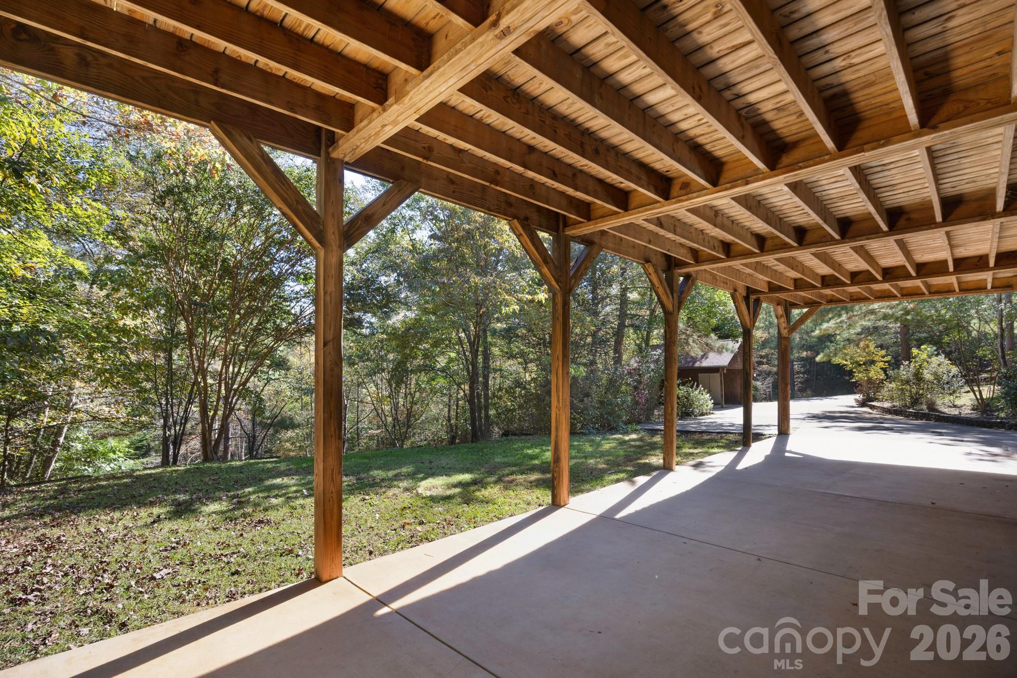 926 Cross Creek Drive Property Photo 34