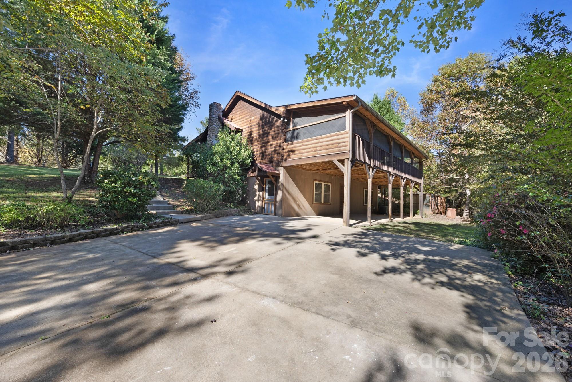 926 Cross Creek Drive Property Photo 36