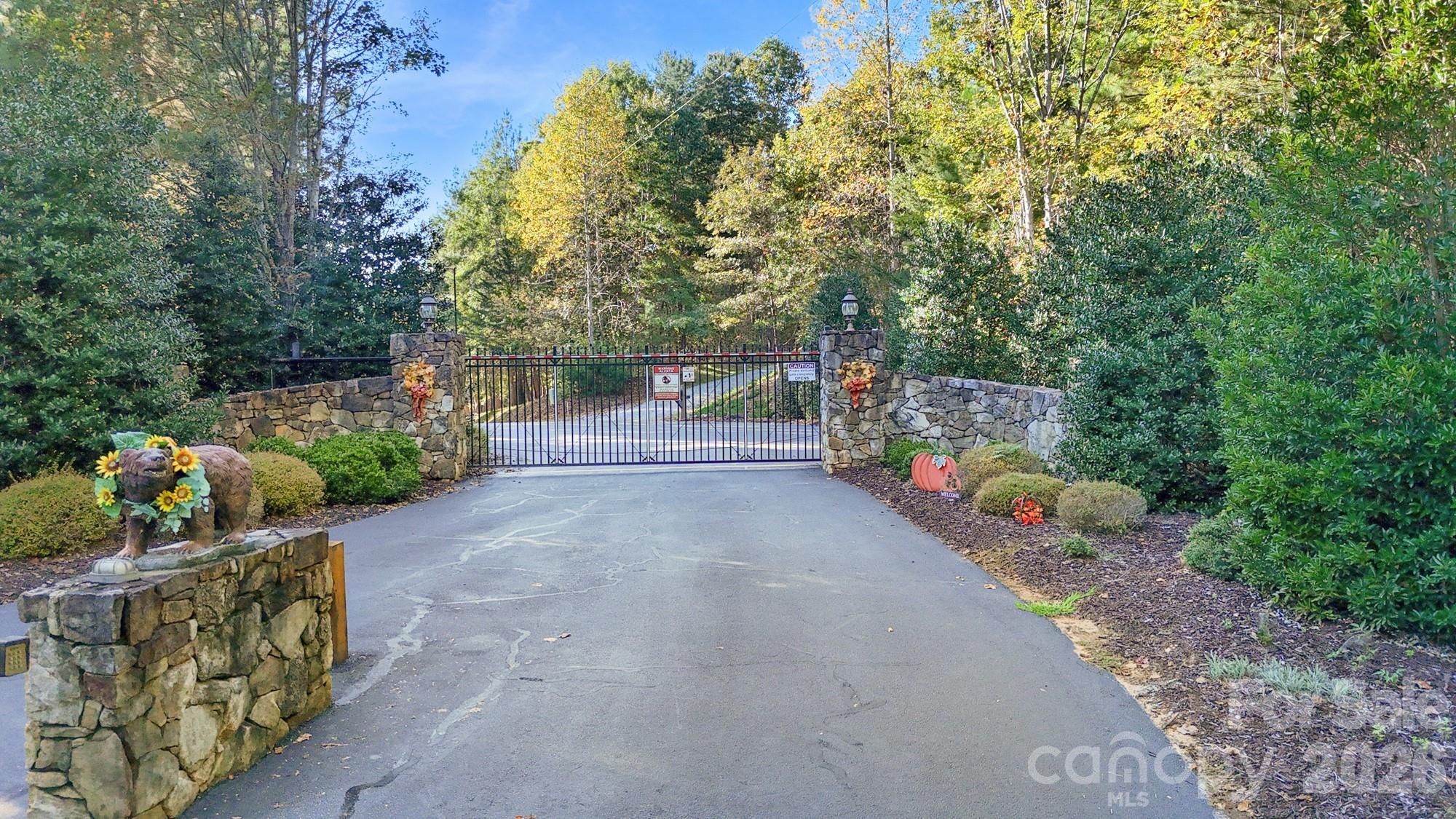 926 Cross Creek Drive Property Photo 43