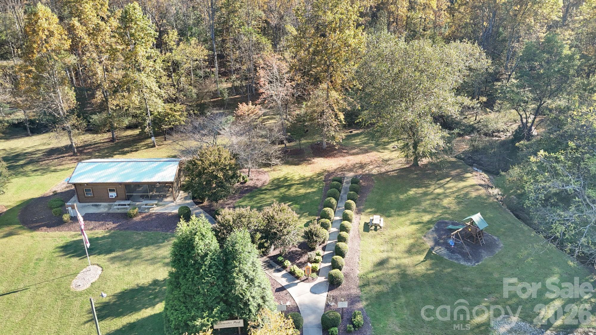 926 Cross Creek Drive Property Photo 44