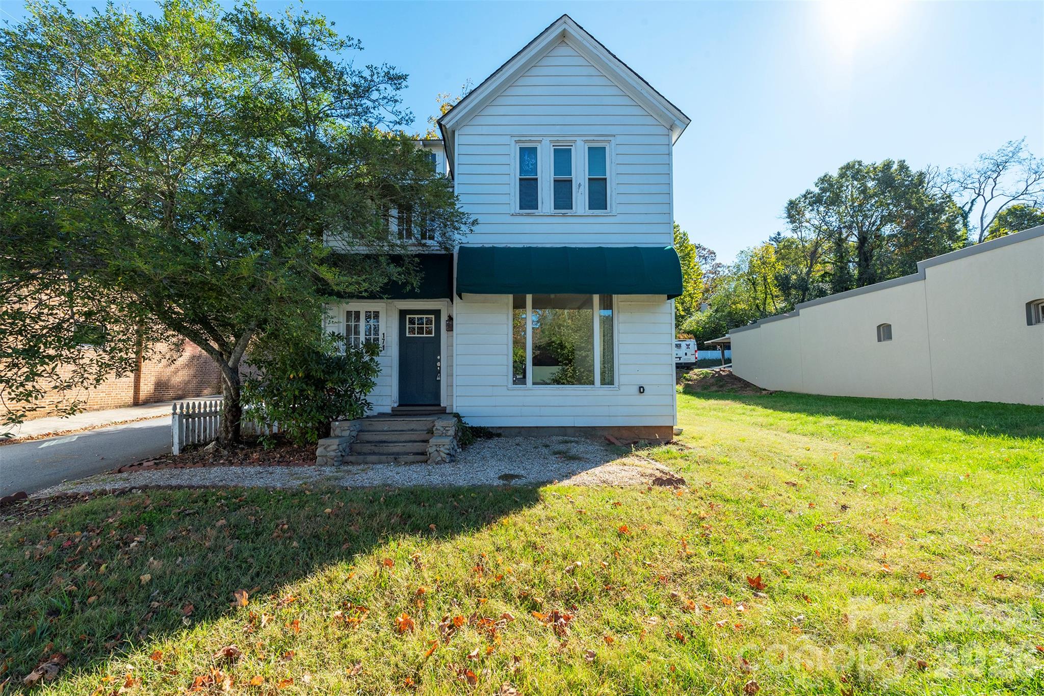 171 Charlotte Street Property Photo 1