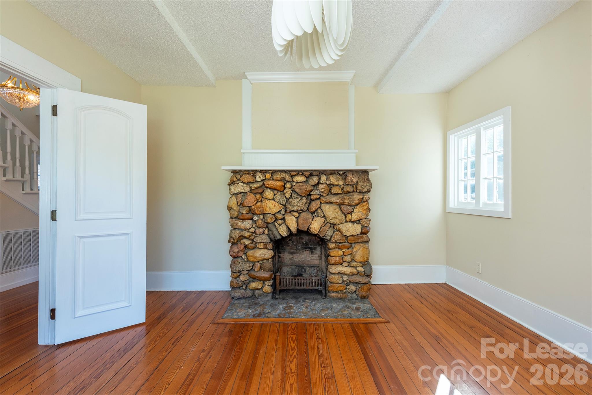 171 Charlotte Street Property Photo 12