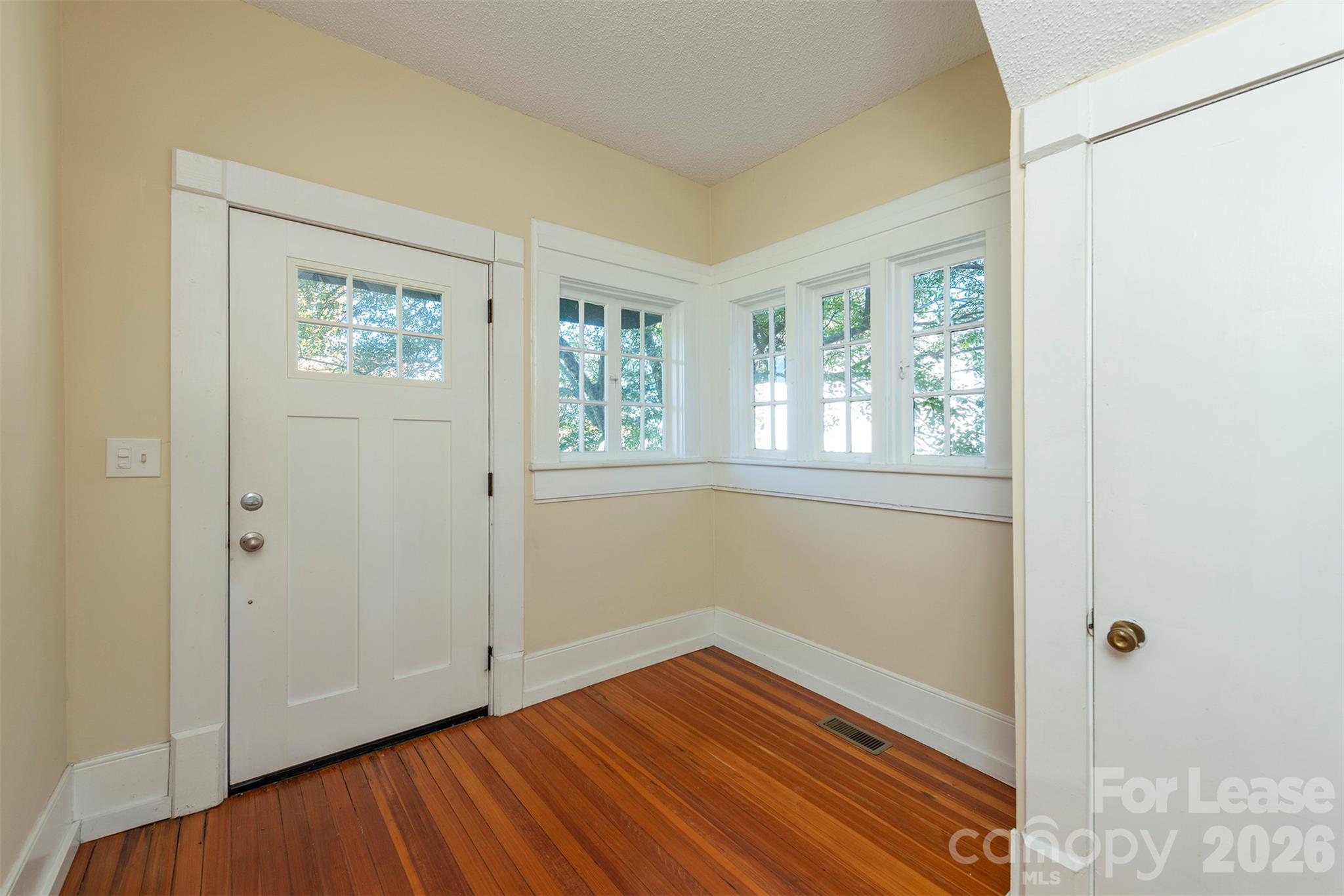 171 Charlotte Street Property Photo 14