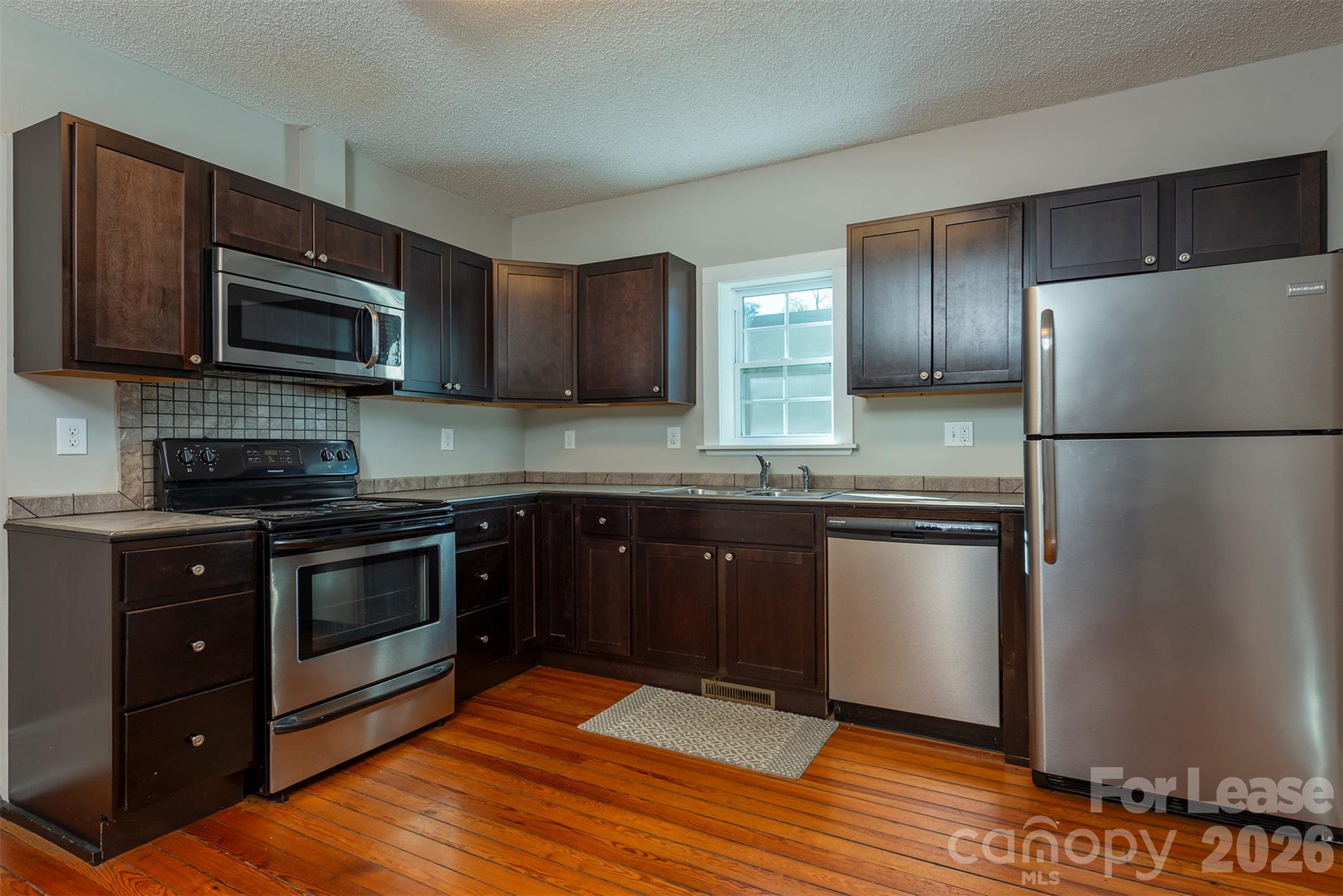 171 Charlotte Street Property Photo 16