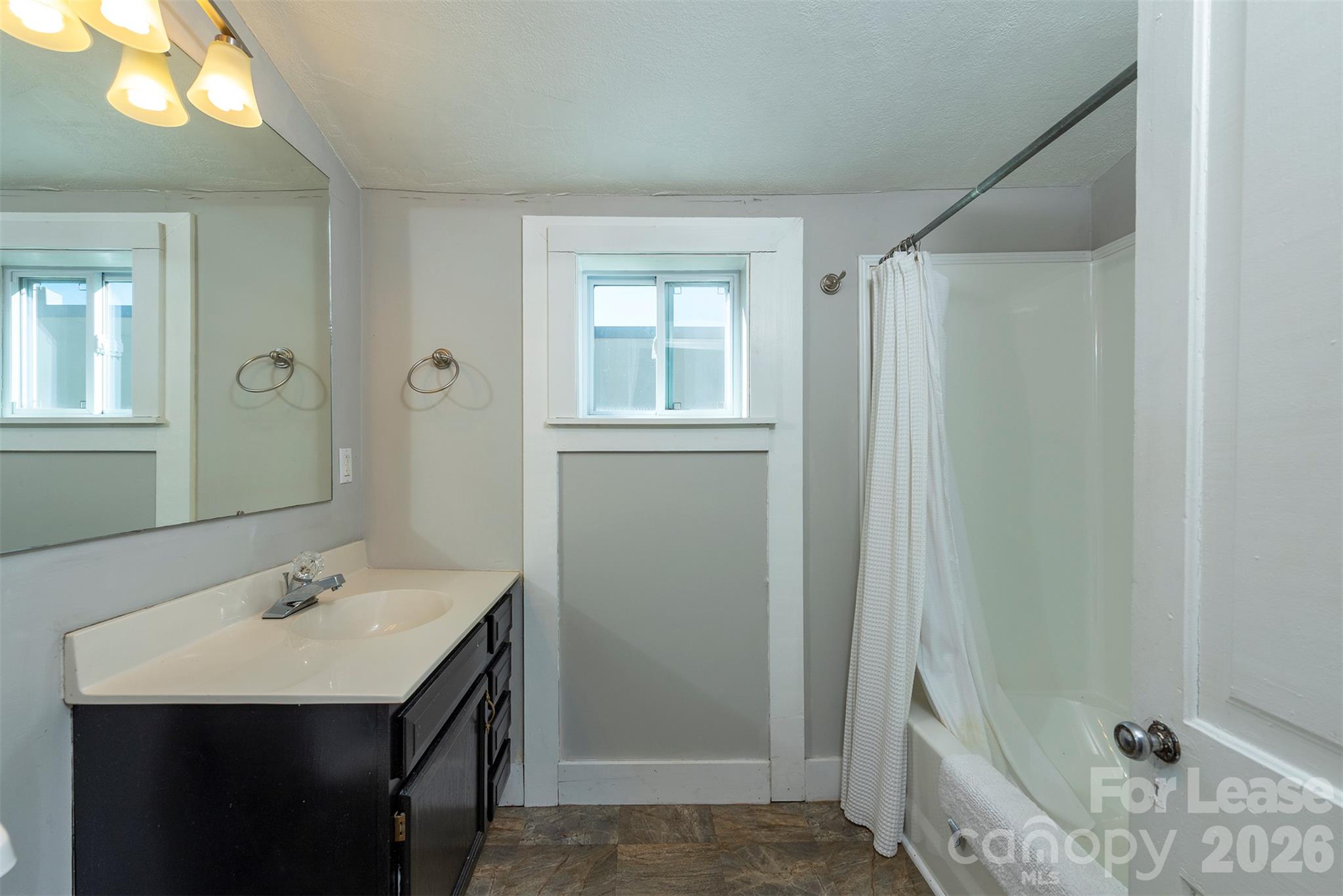 171 Charlotte Street Property Photo 20