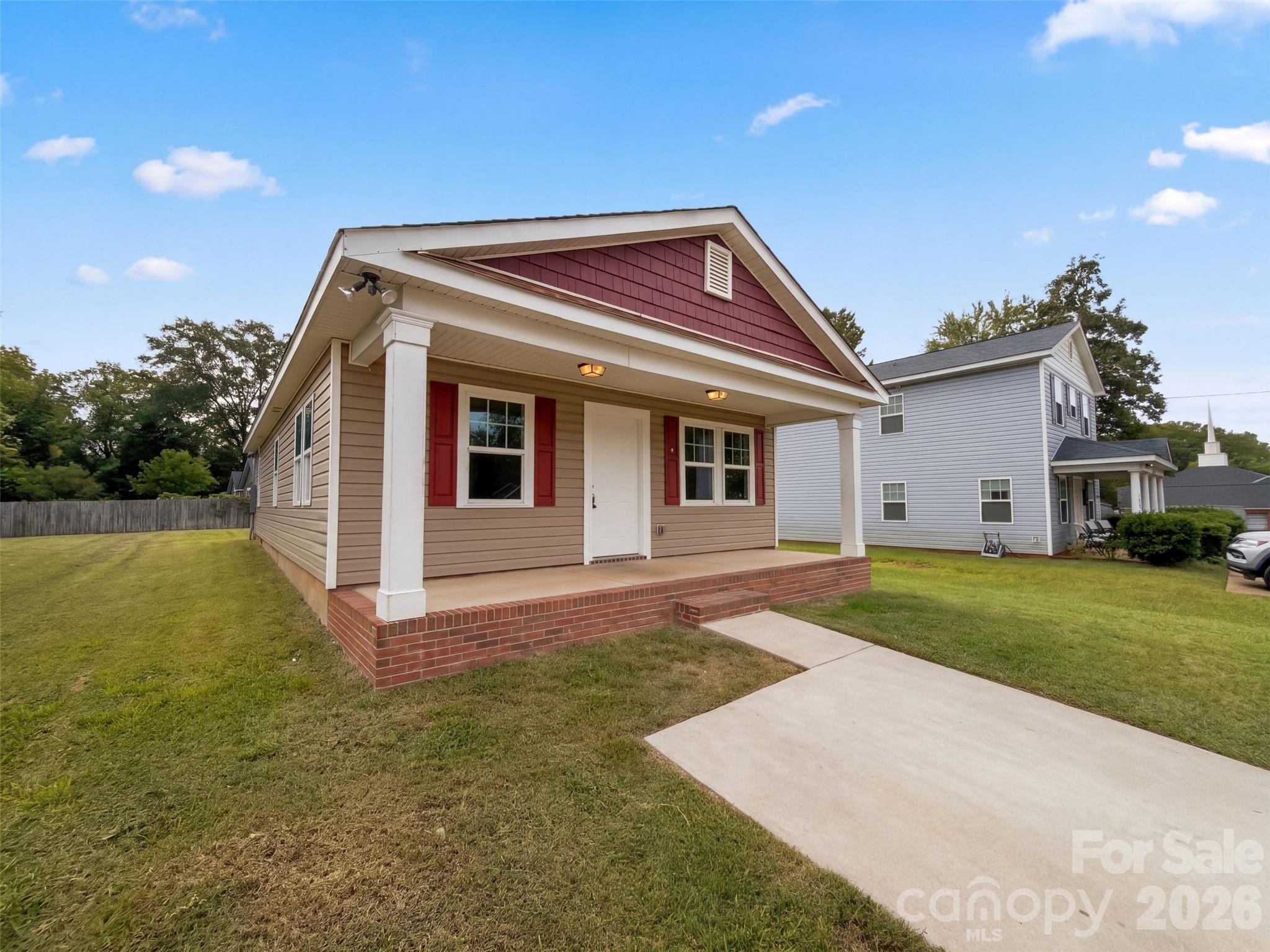 109 Lakewood Avenue Property Photo 1