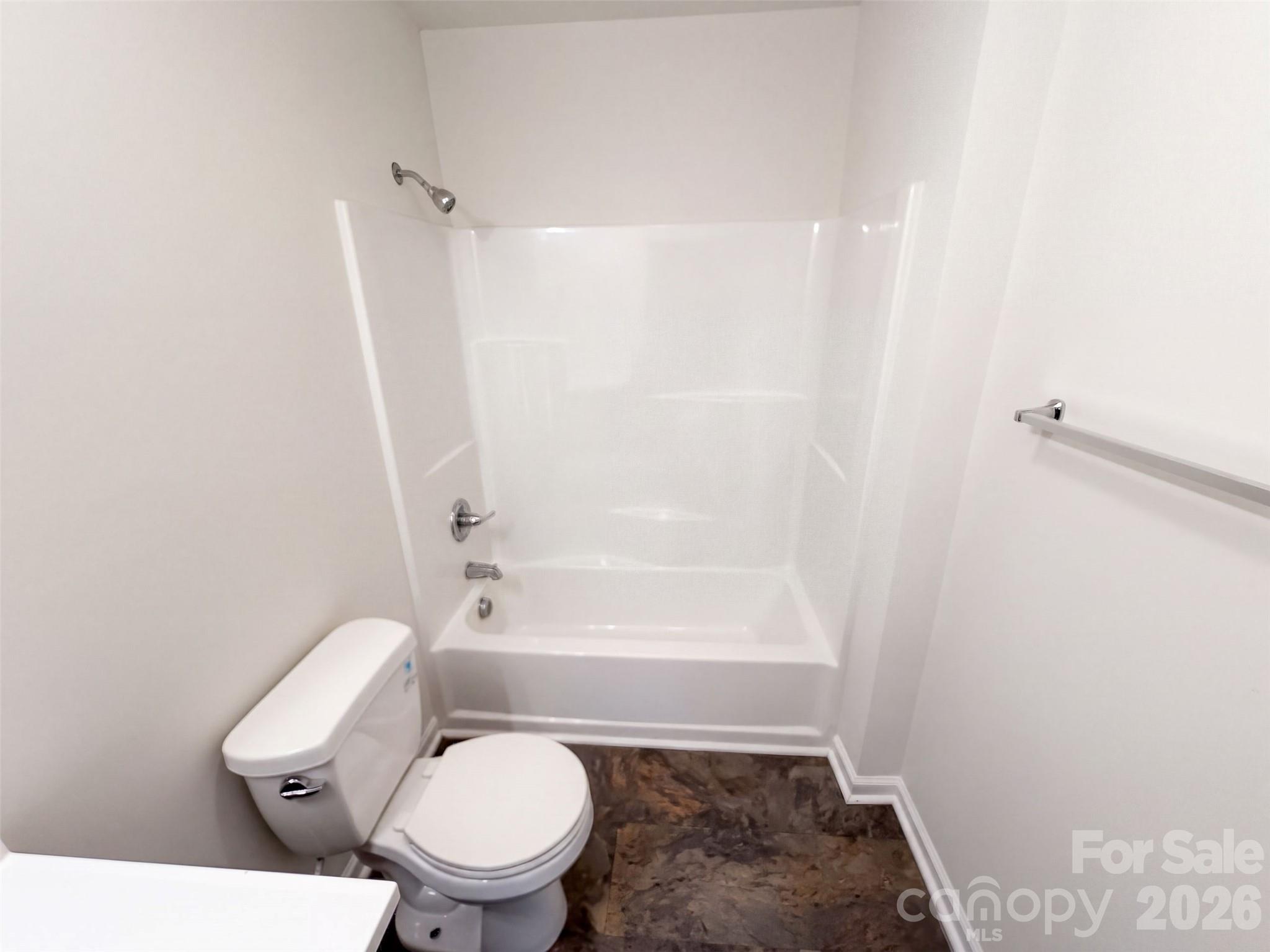 109 Lakewood Avenue Property Photo 15