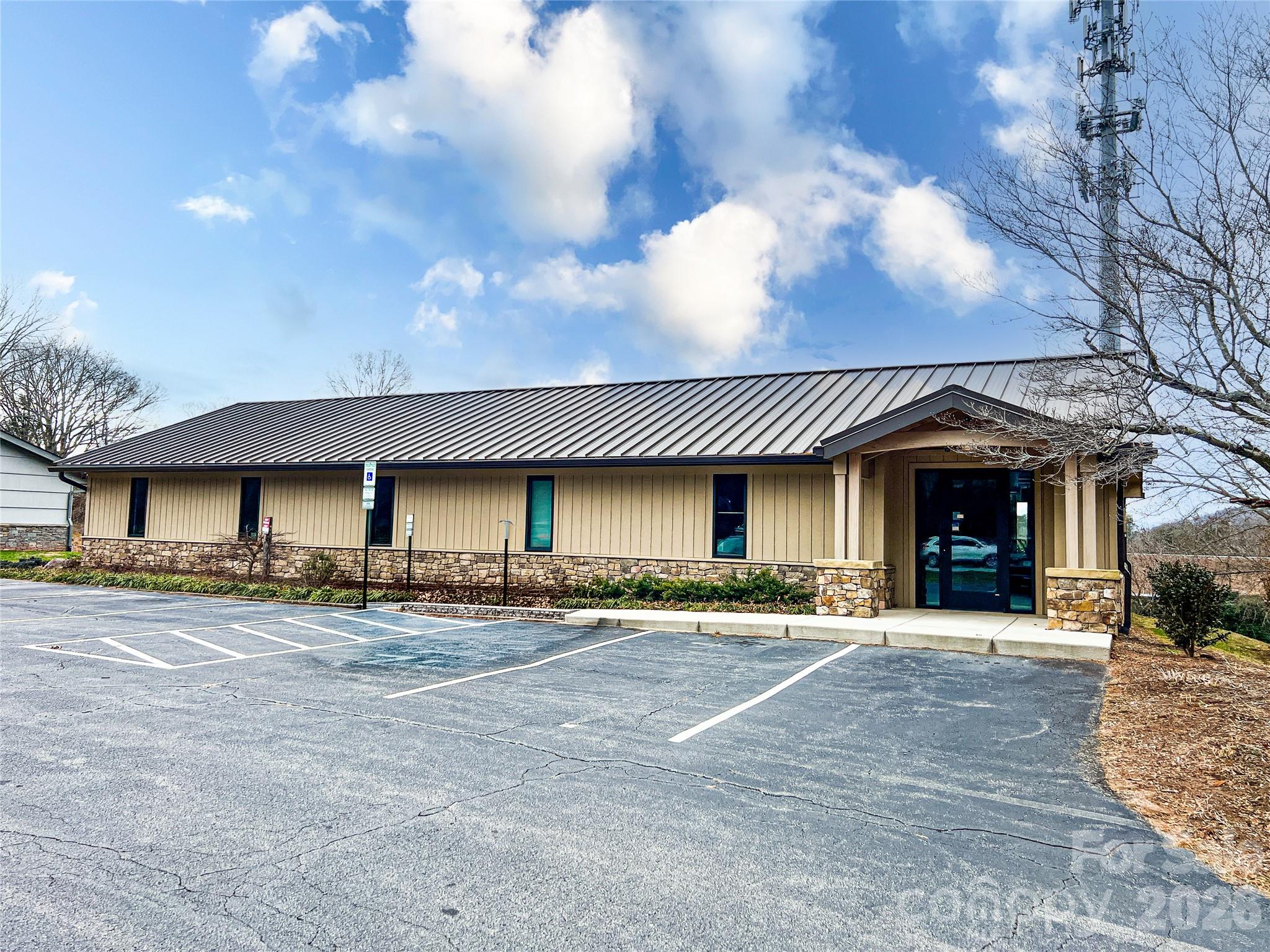 3175 Sweeten Creek Road Property Photo 7