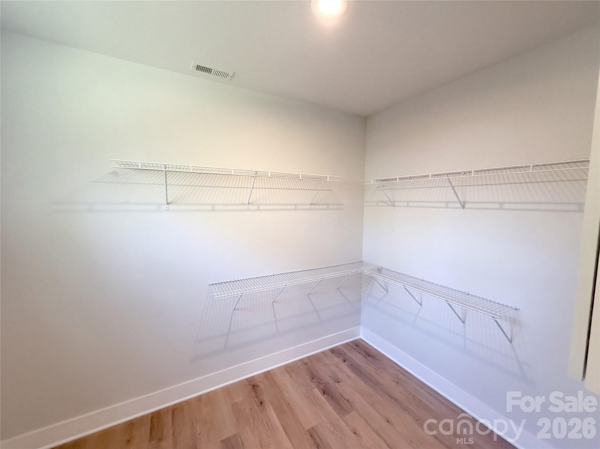 8807 Crestwood Drive Property Photo 10