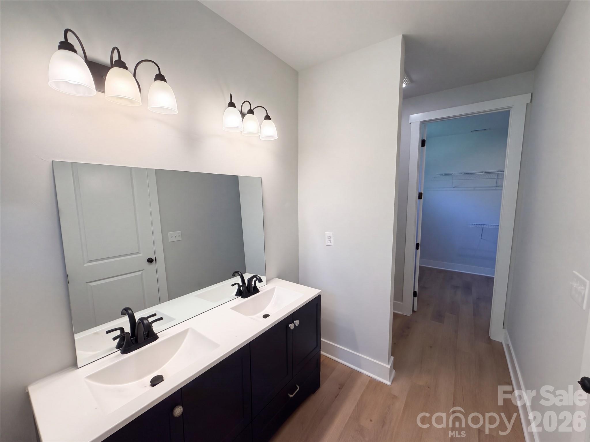 8807 Crestwood Drive Property Photo 12