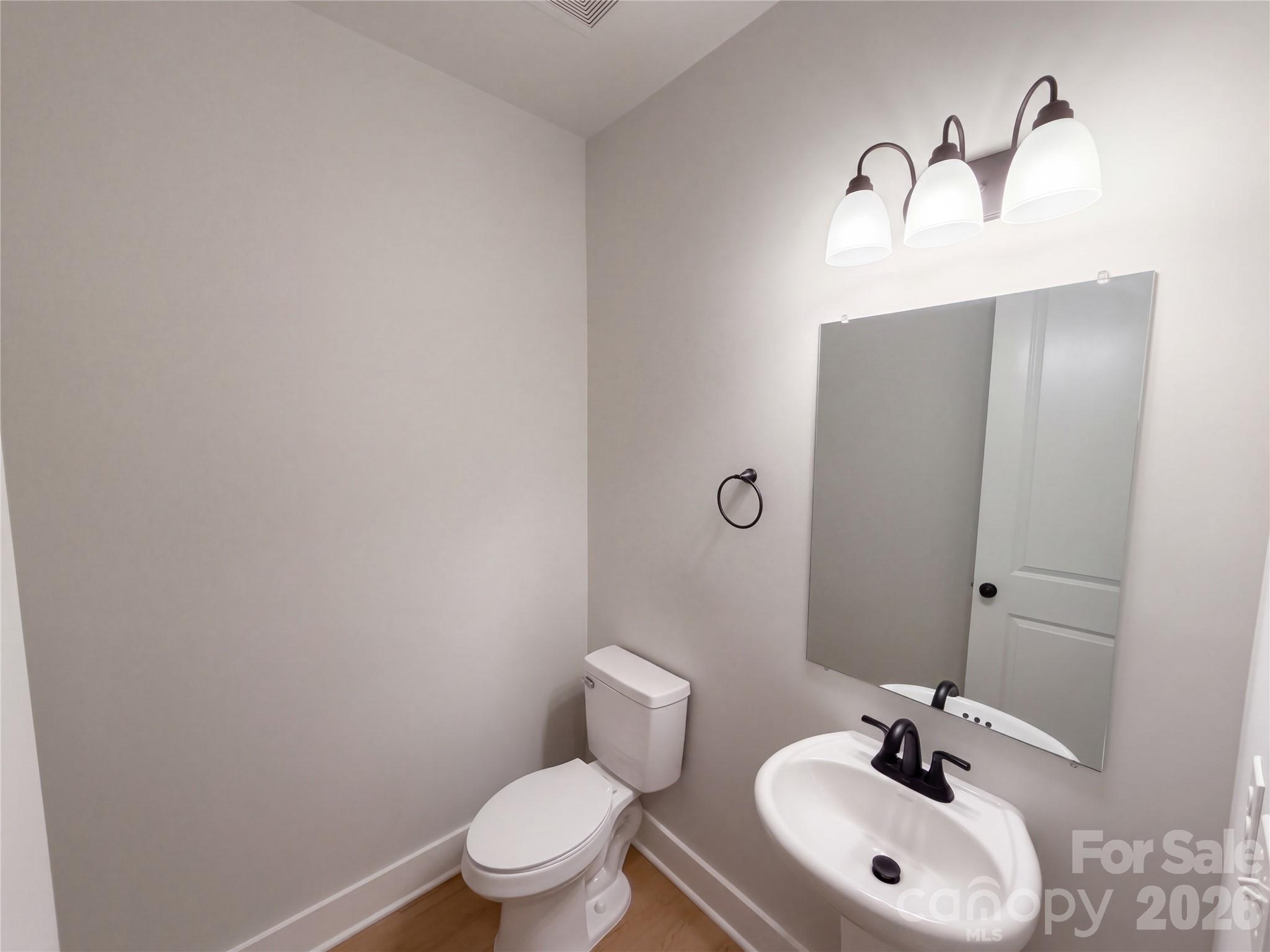 8807 Crestwood Drive Property Photo 18