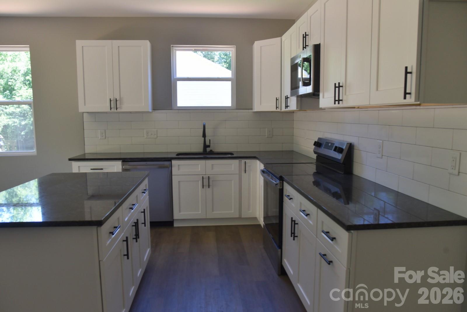 1134 Lyndsey Brooke Court Property Photo 7