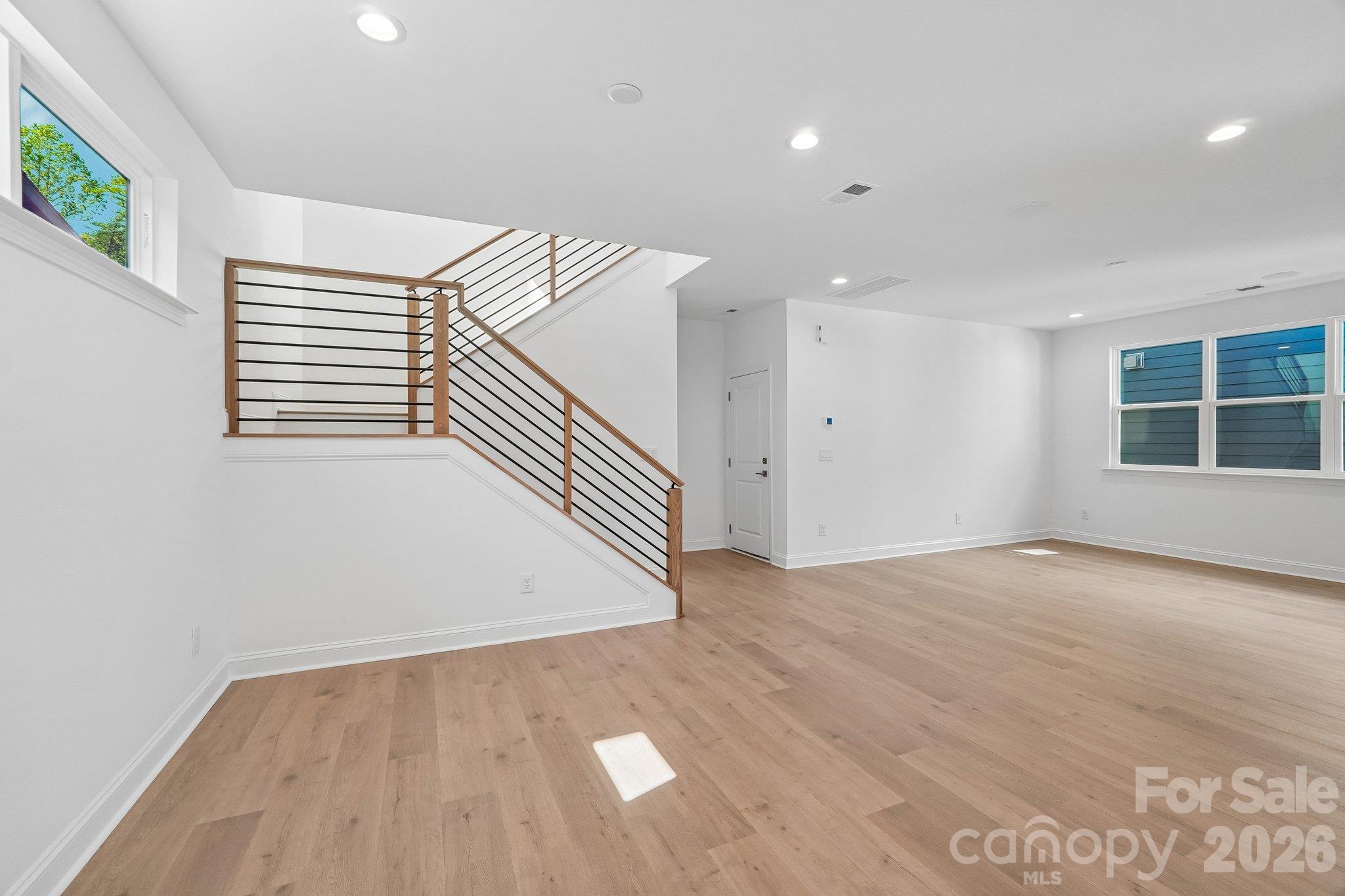15625 Northcross Drive Property Photo 8