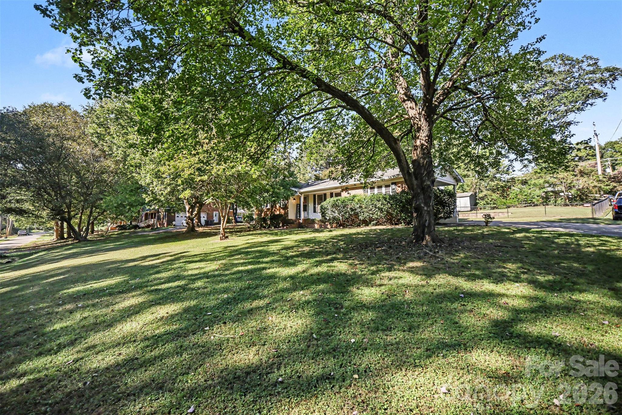402 Sunset Circle Property Photo 3