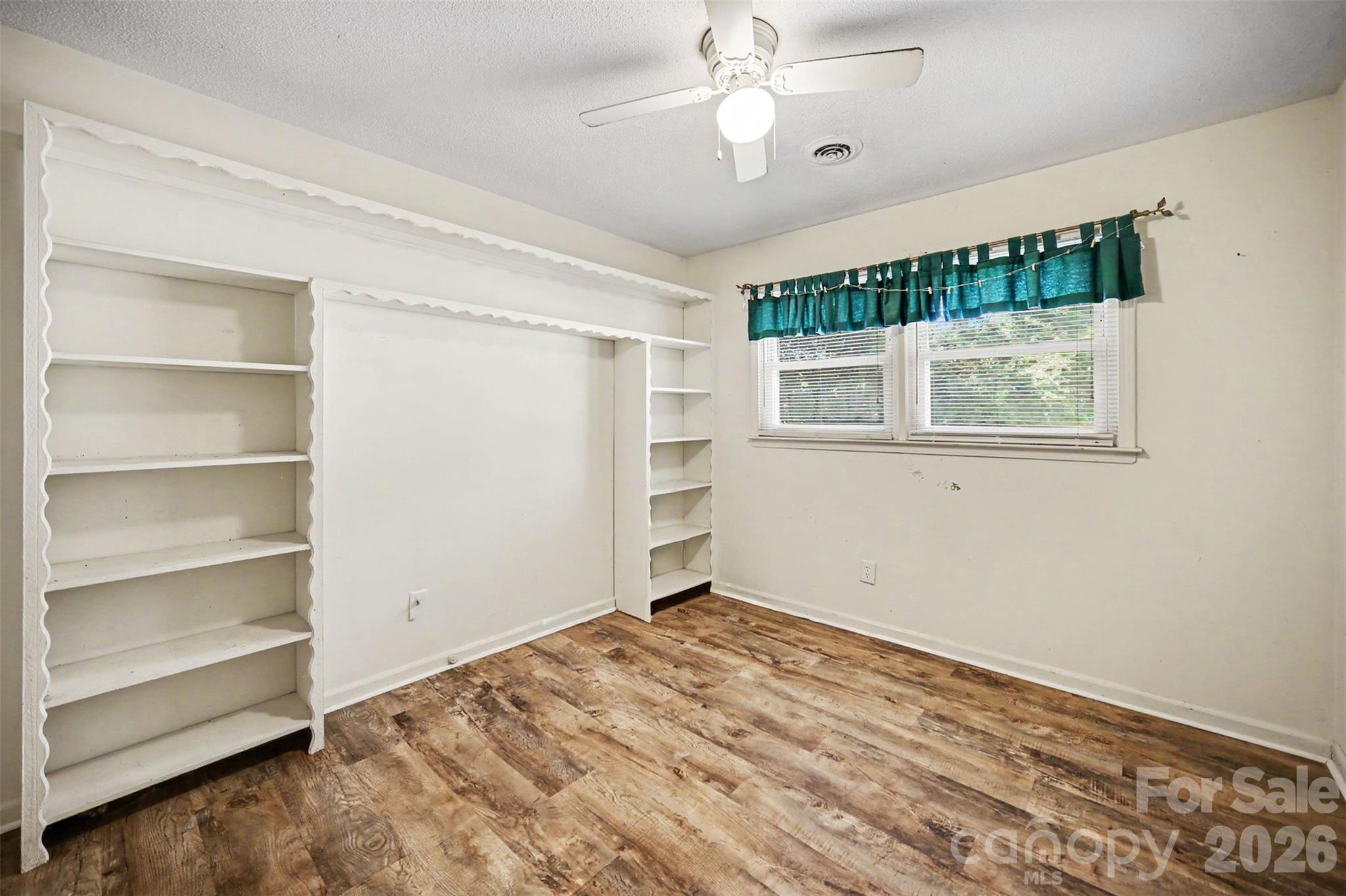 402 Sunset Circle Property Photo 17