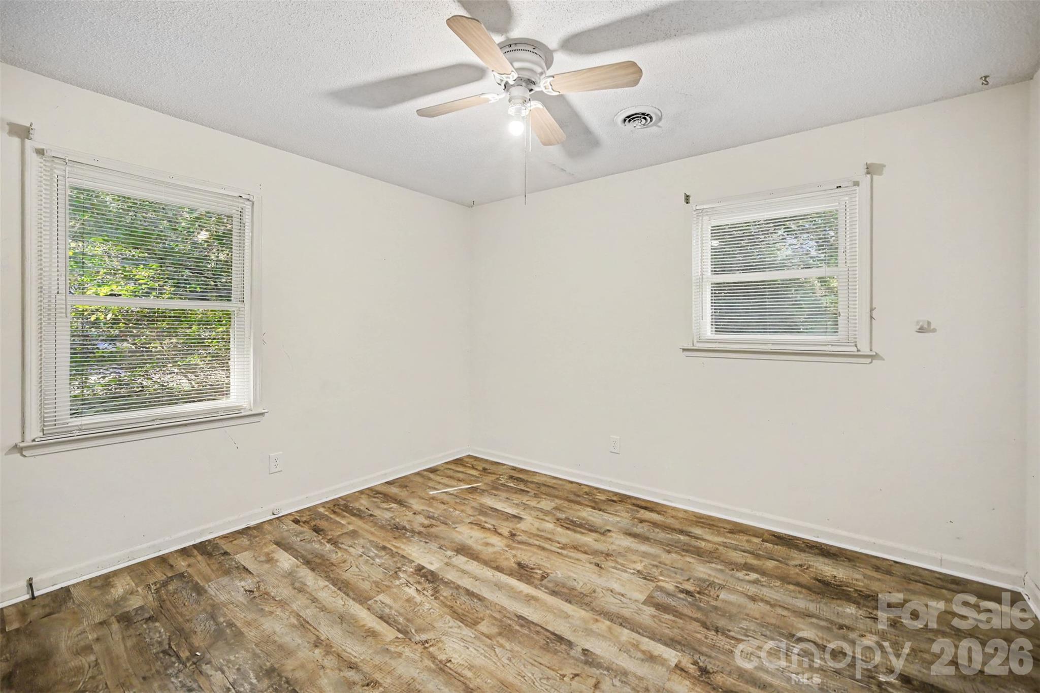402 Sunset Circle Property Photo 18