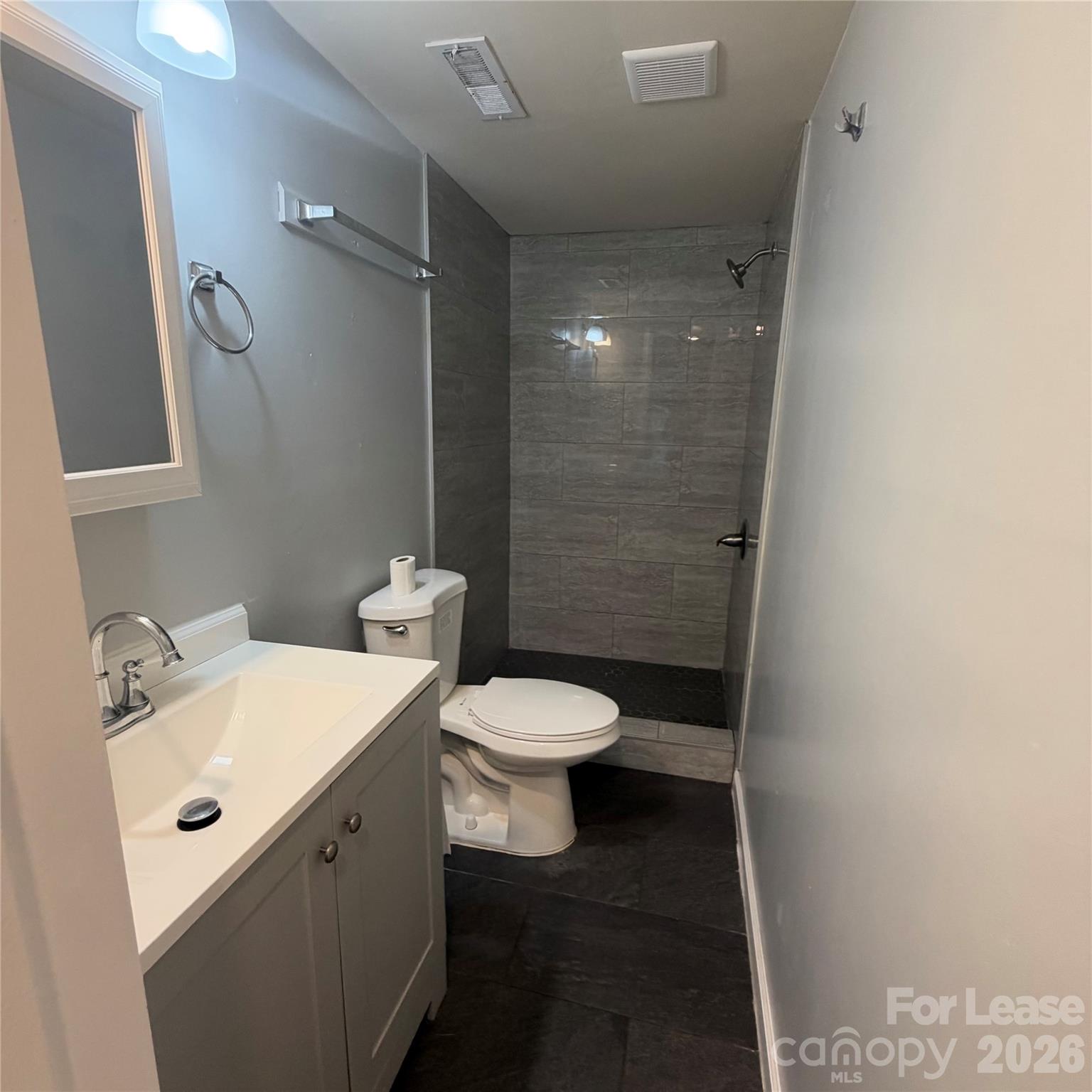 13327 Central Avenue Property Photo 4